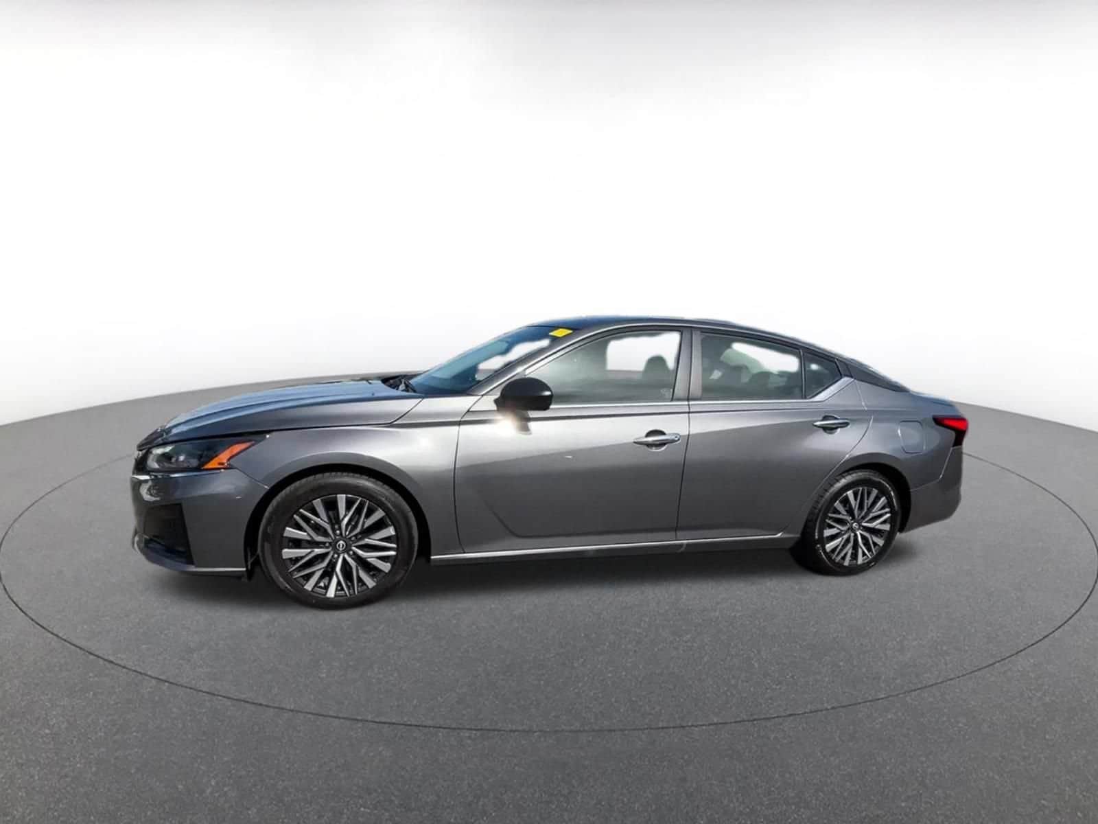 Thumbnail: 2025 Nissan Altima - 8