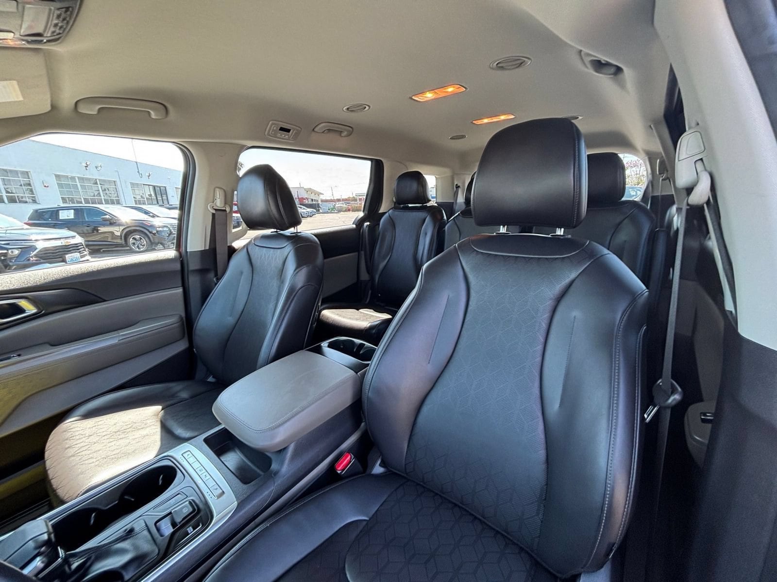 Thumbnail: 2026 Kia Carnival - 27