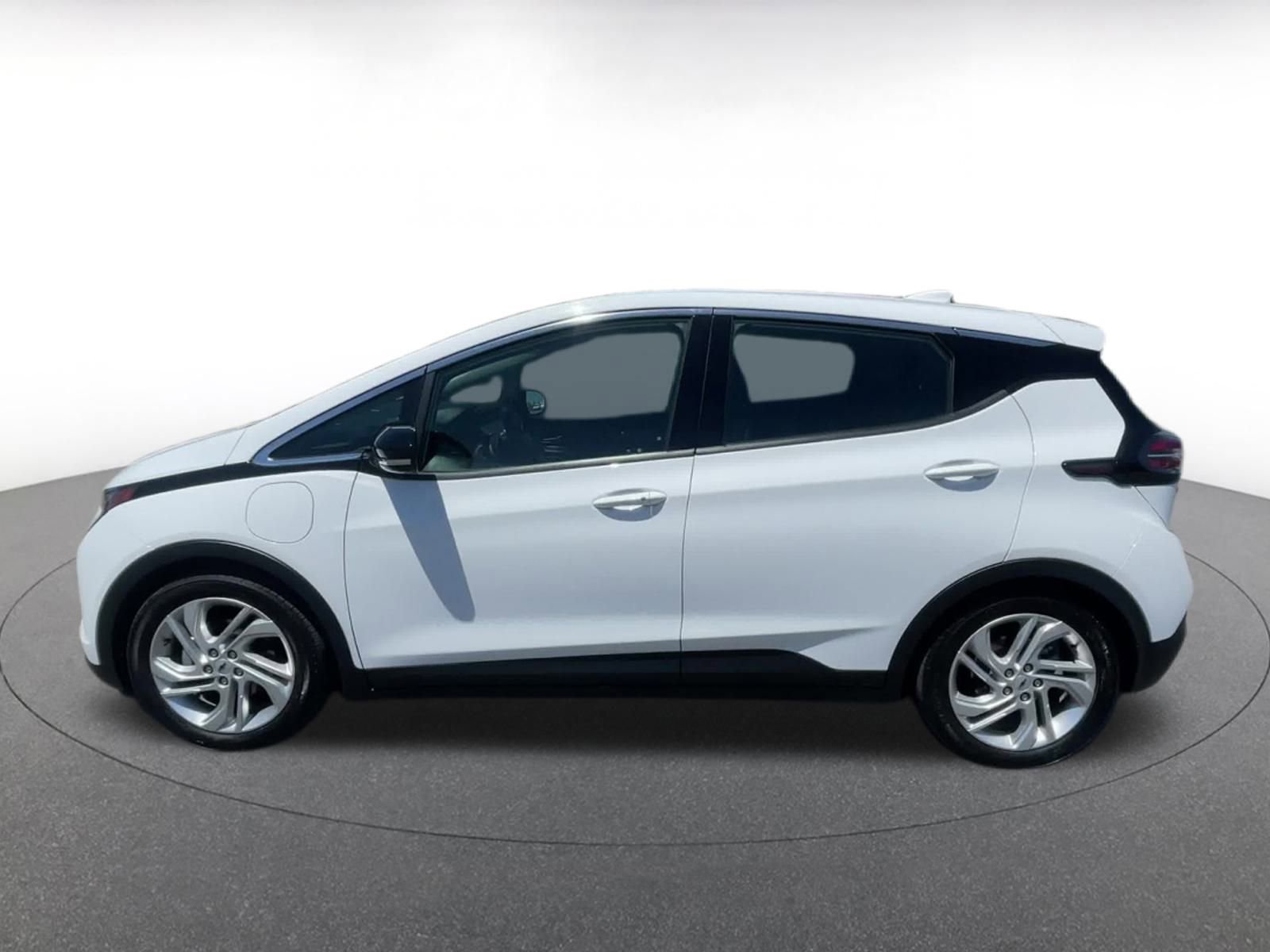 Thumbnail: 2023 Chevrolet Bolt EV - 9