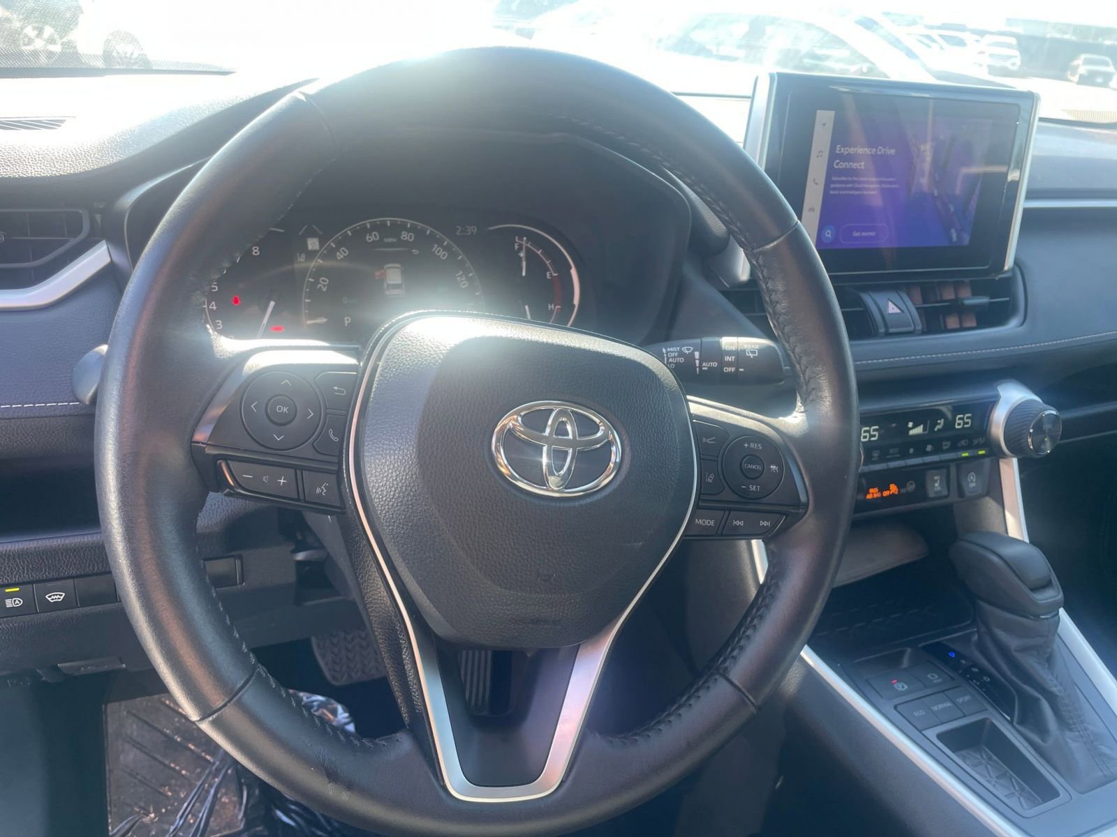 Thumbnail: 2025 Toyota RAV4 - 29