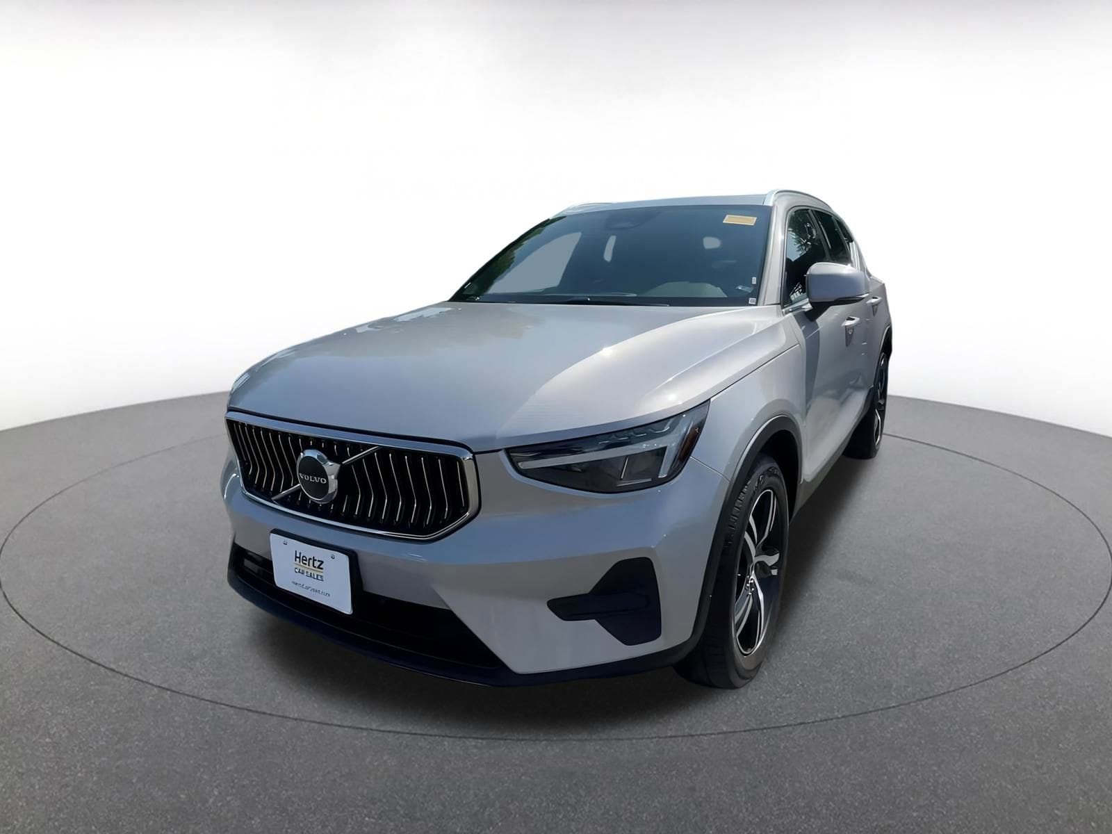 Thumbnail: 2024 Volvo XC40 - 7
