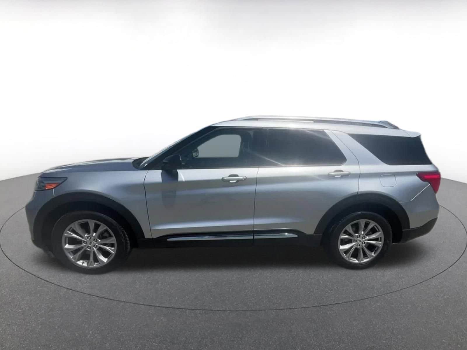 2023 Ford Explorer Limited 8