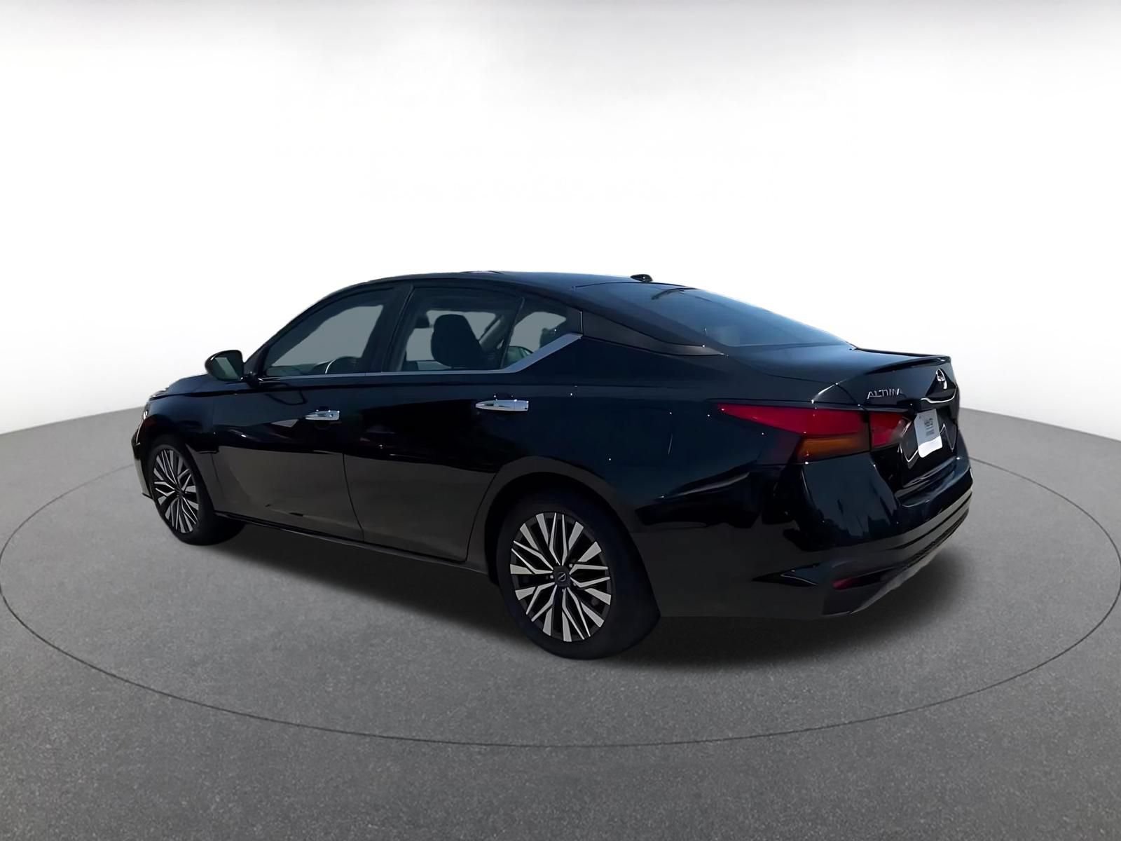 Thumbnail: 2025 Nissan Altima - 10