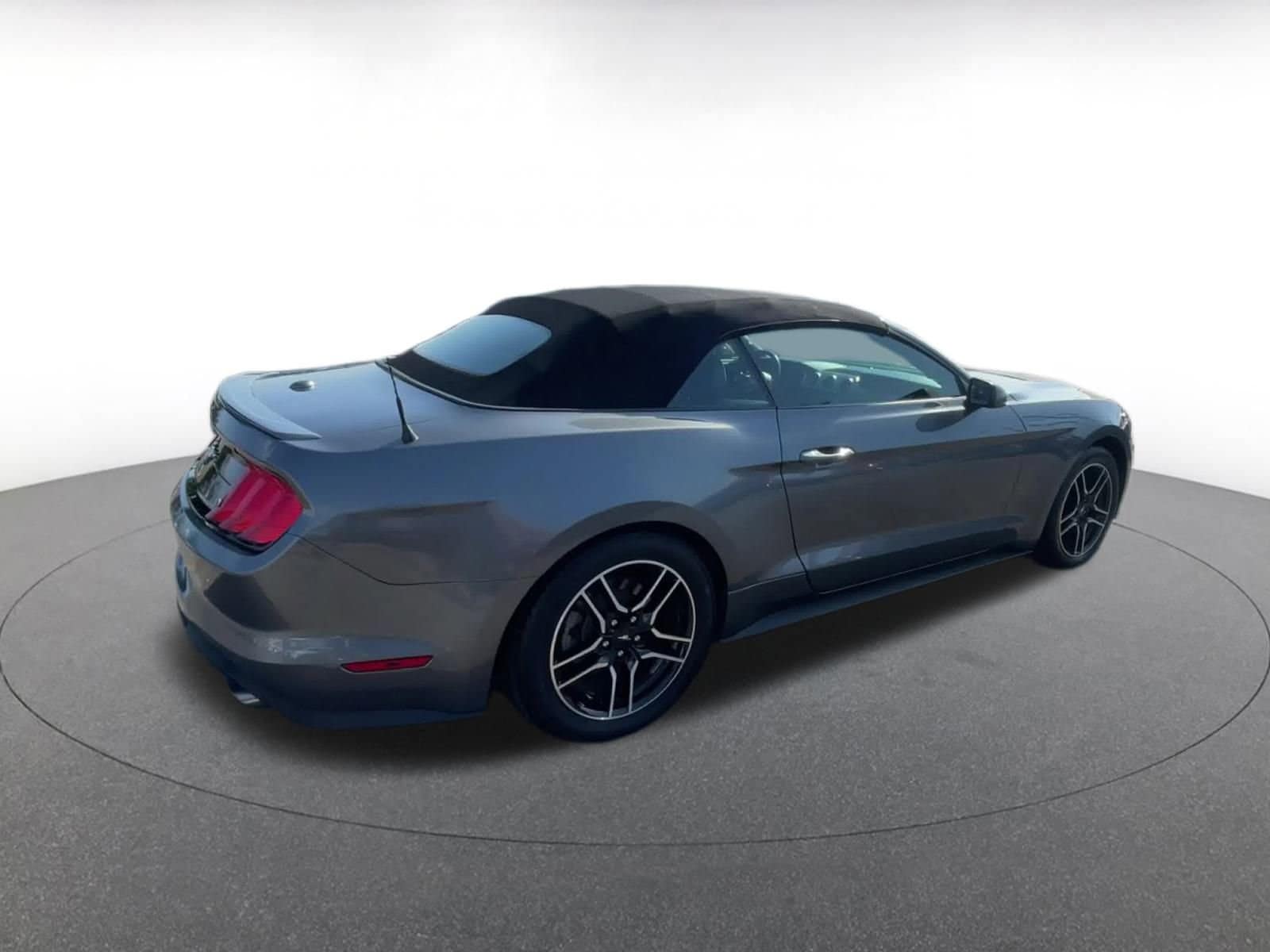 Thumbnail: 2022 Ford Mustang - 14