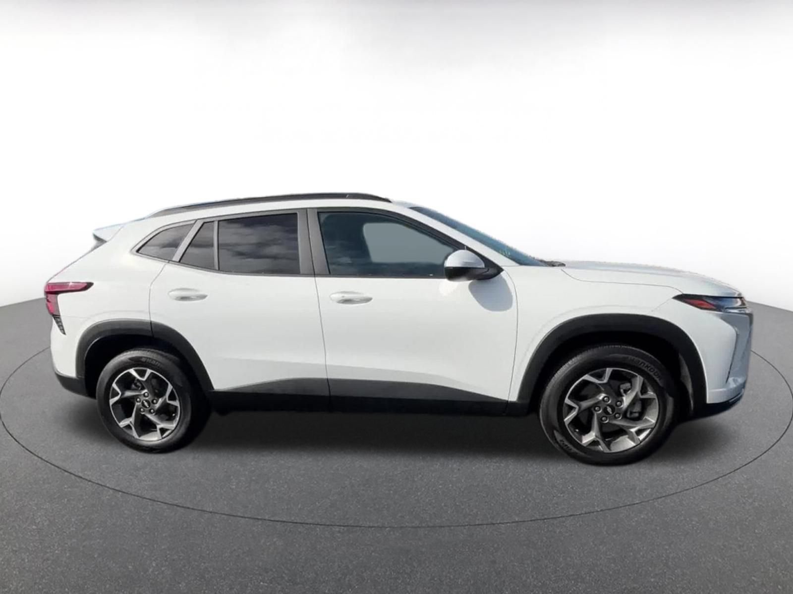 Thumbnail: 2025 Chevrolet Trax - 16