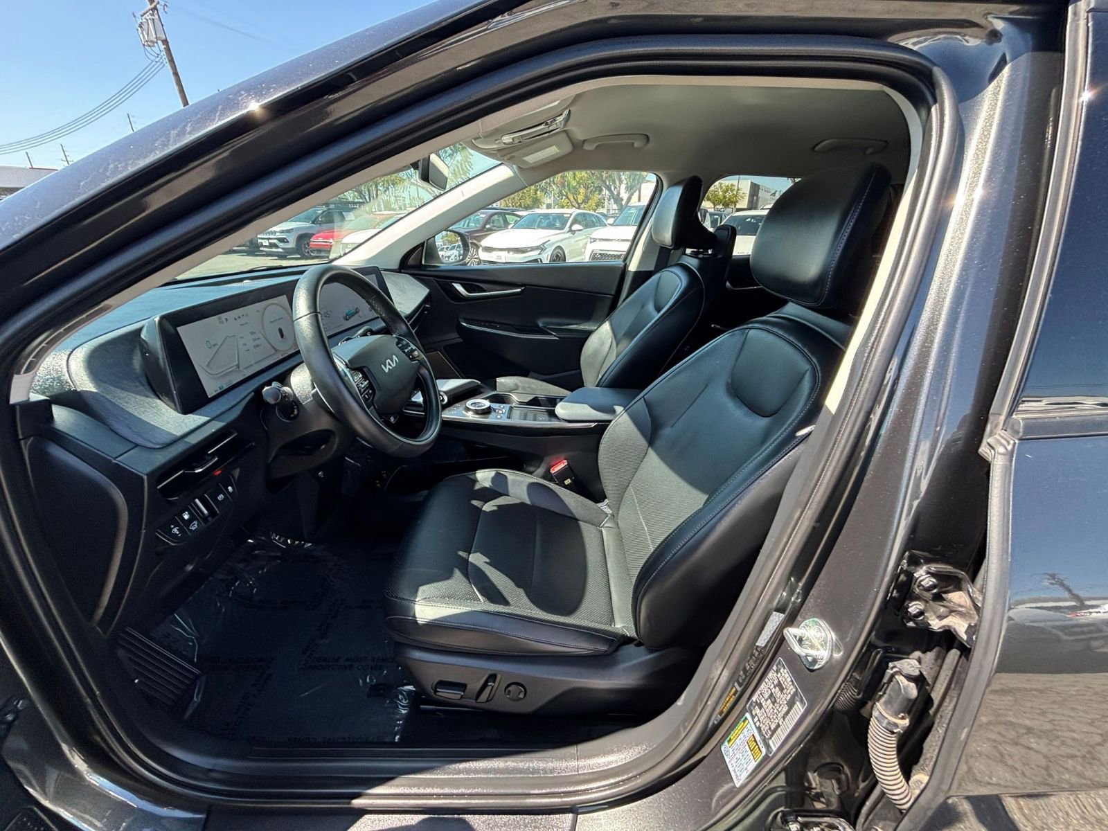 Thumbnail: 2023 Kia EV6 - 34