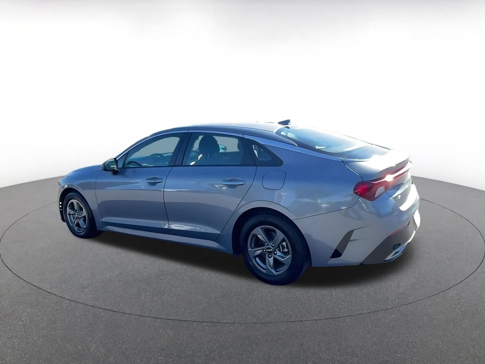 Thumbnail: 2023 Kia K5 - 10