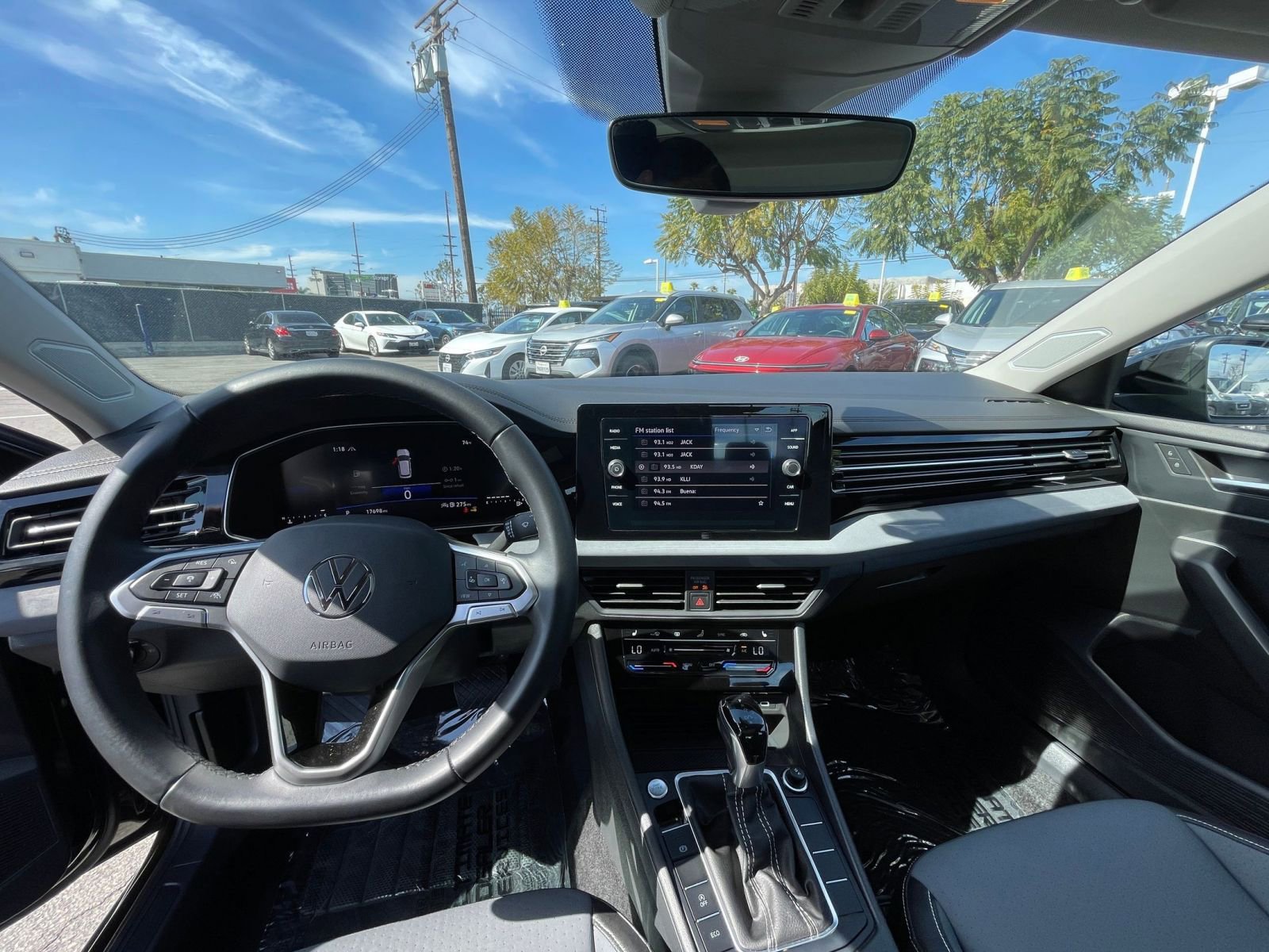 Thumbnail: 2025 Volkswagen Jetta - 34