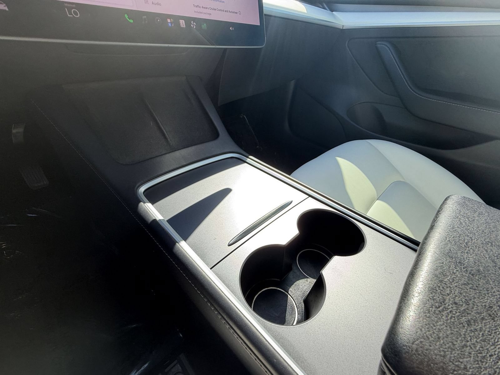 Thumbnail: 2022 Tesla Model 3 - 16