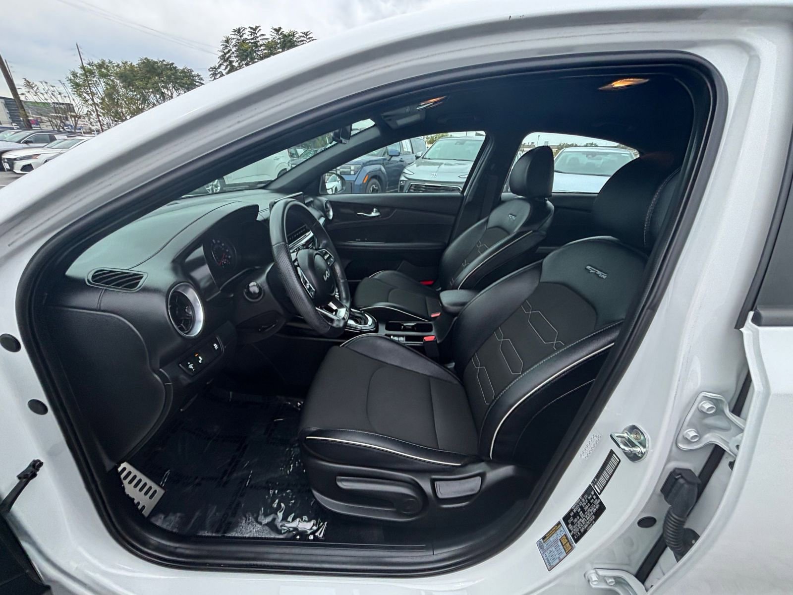 Thumbnail: 2023 Kia Forte - 30