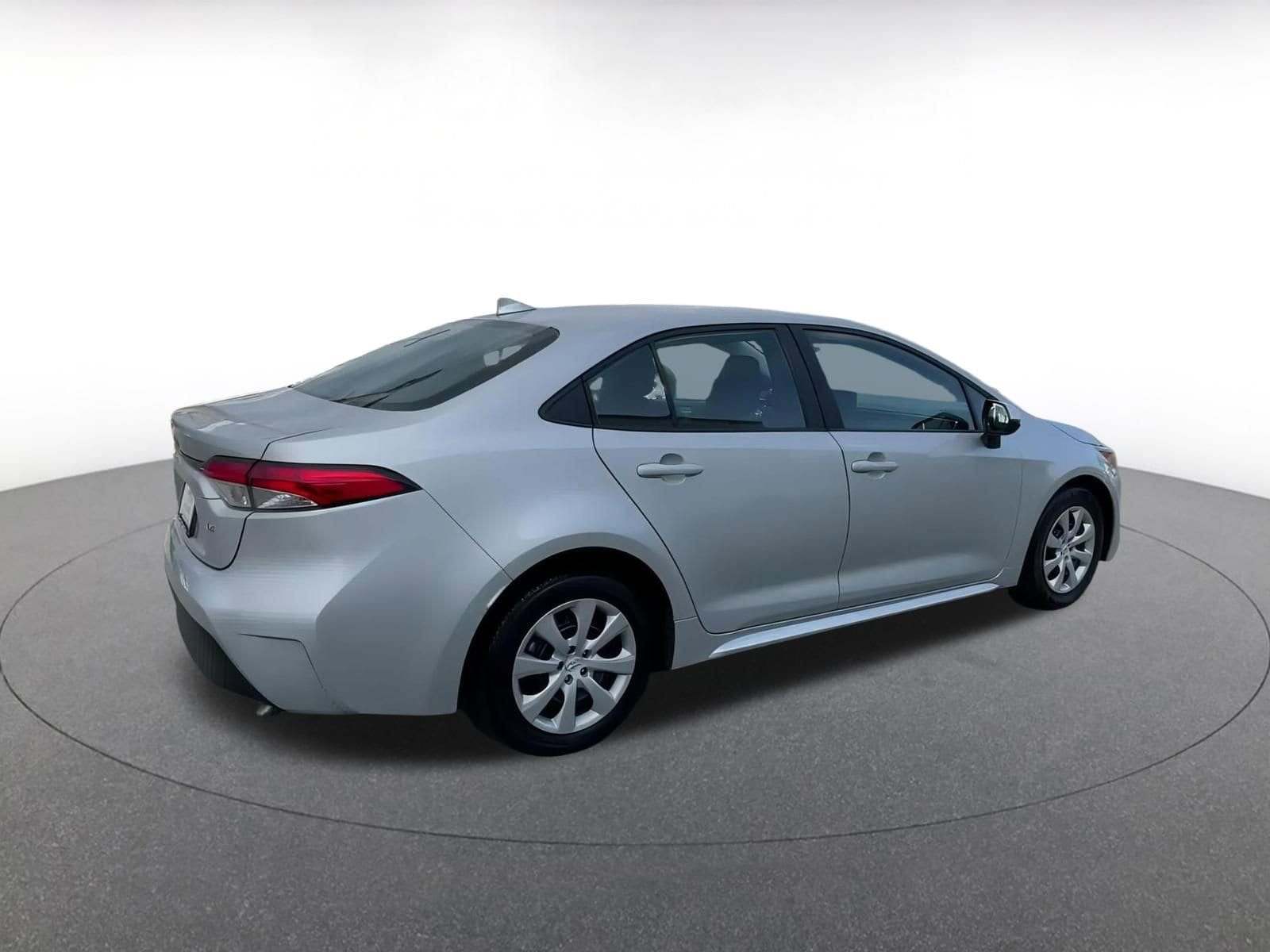 2023 Toyota Corolla LE 15