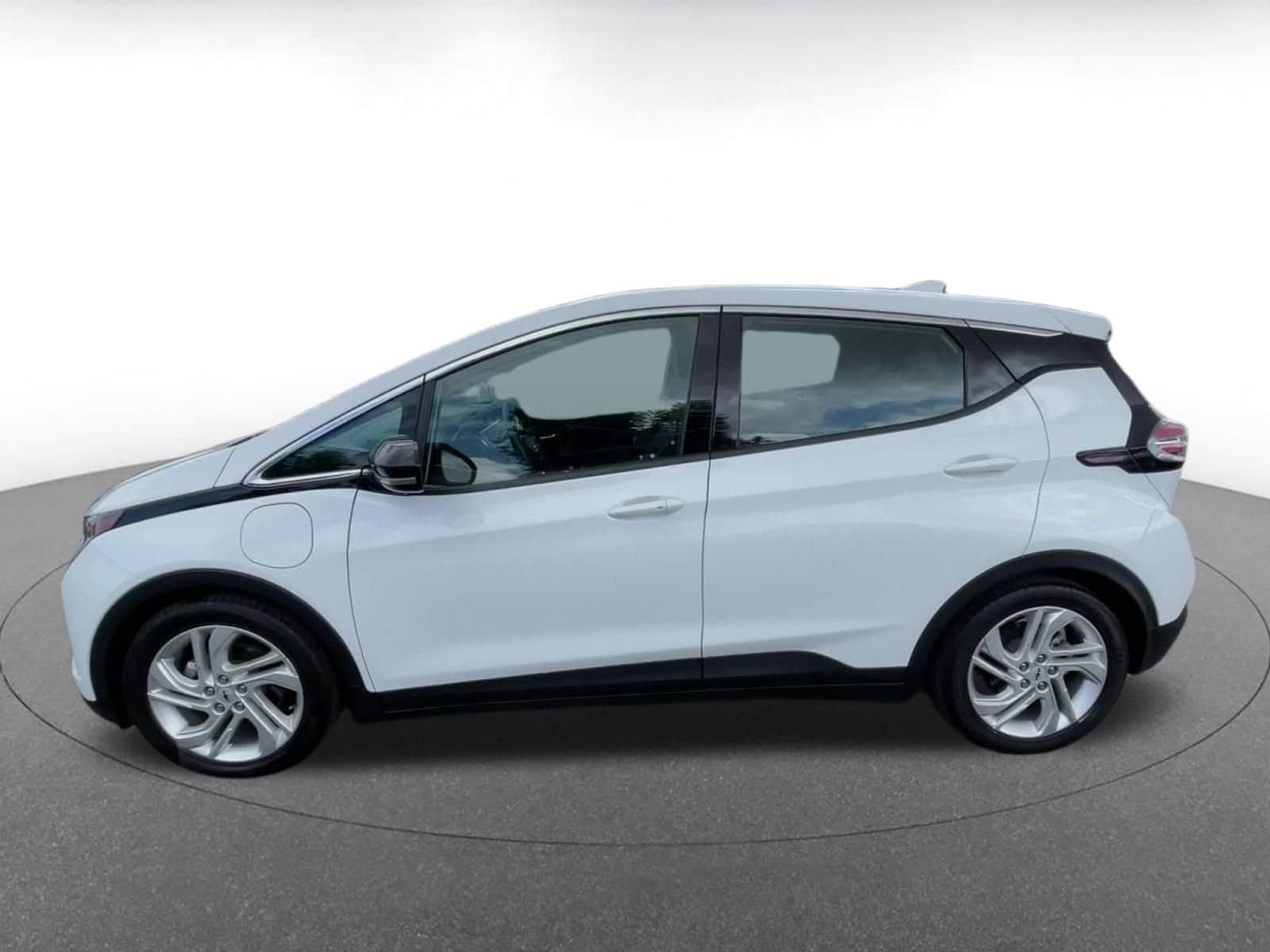 Thumbnail: 2023 Chevrolet Bolt EV - 9