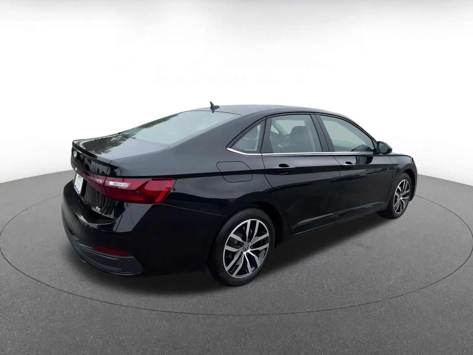 Thumbnail: 2025 Volkswagen Jetta - 15