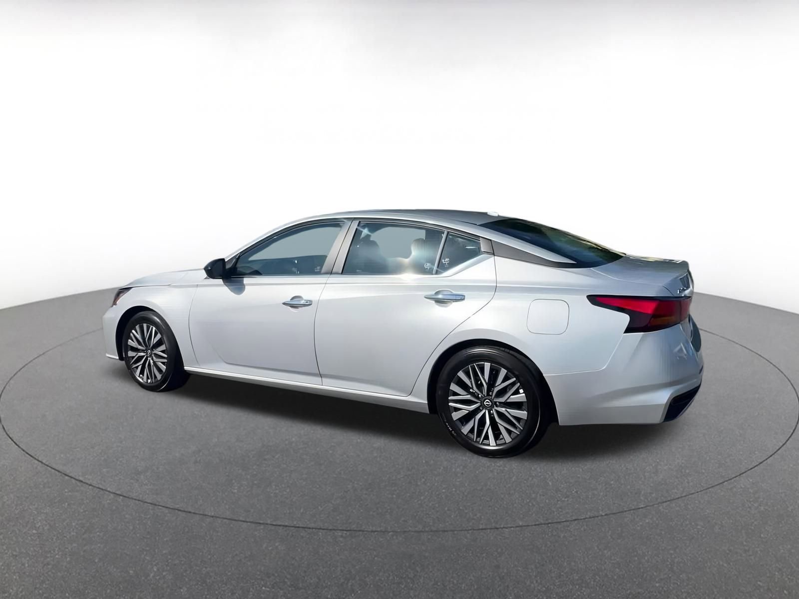 Thumbnail: 2024 Nissan Altima - 10