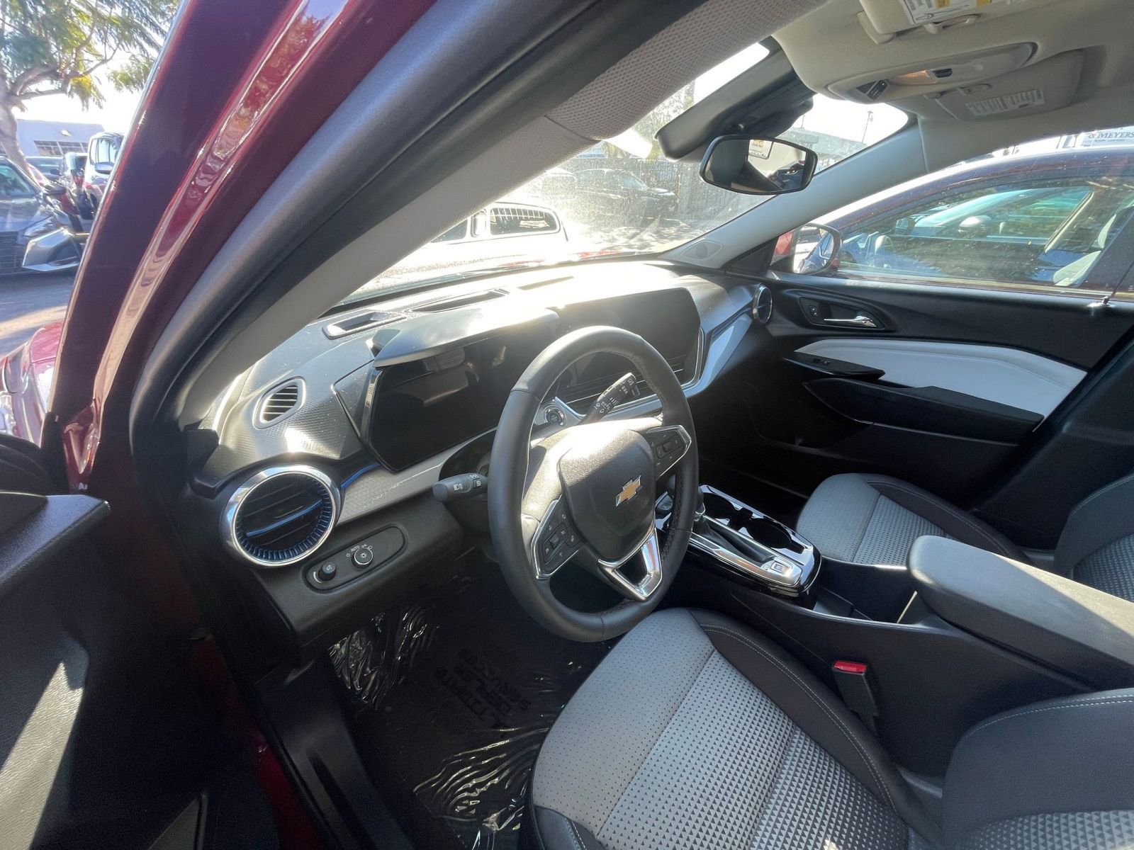 Thumbnail: 2025 Chevrolet Trax - 35