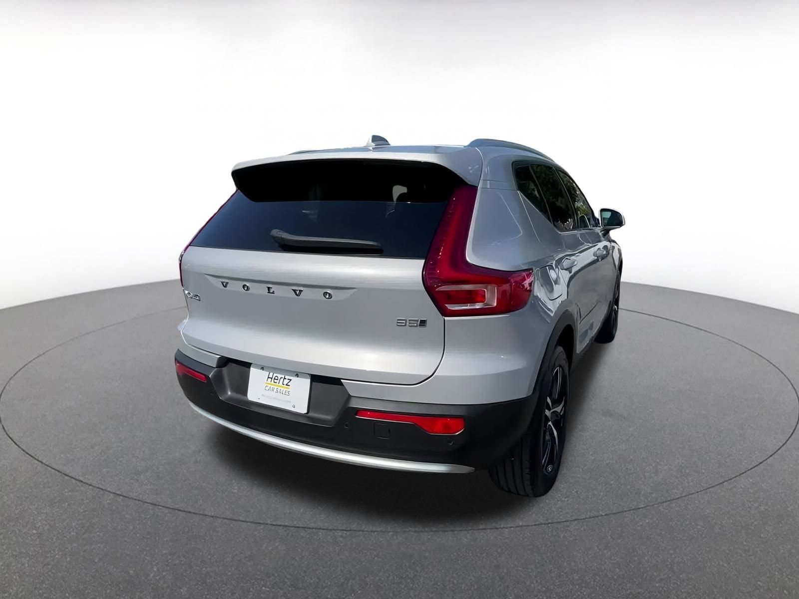 Thumbnail: 2024 Volvo XC40 - 14