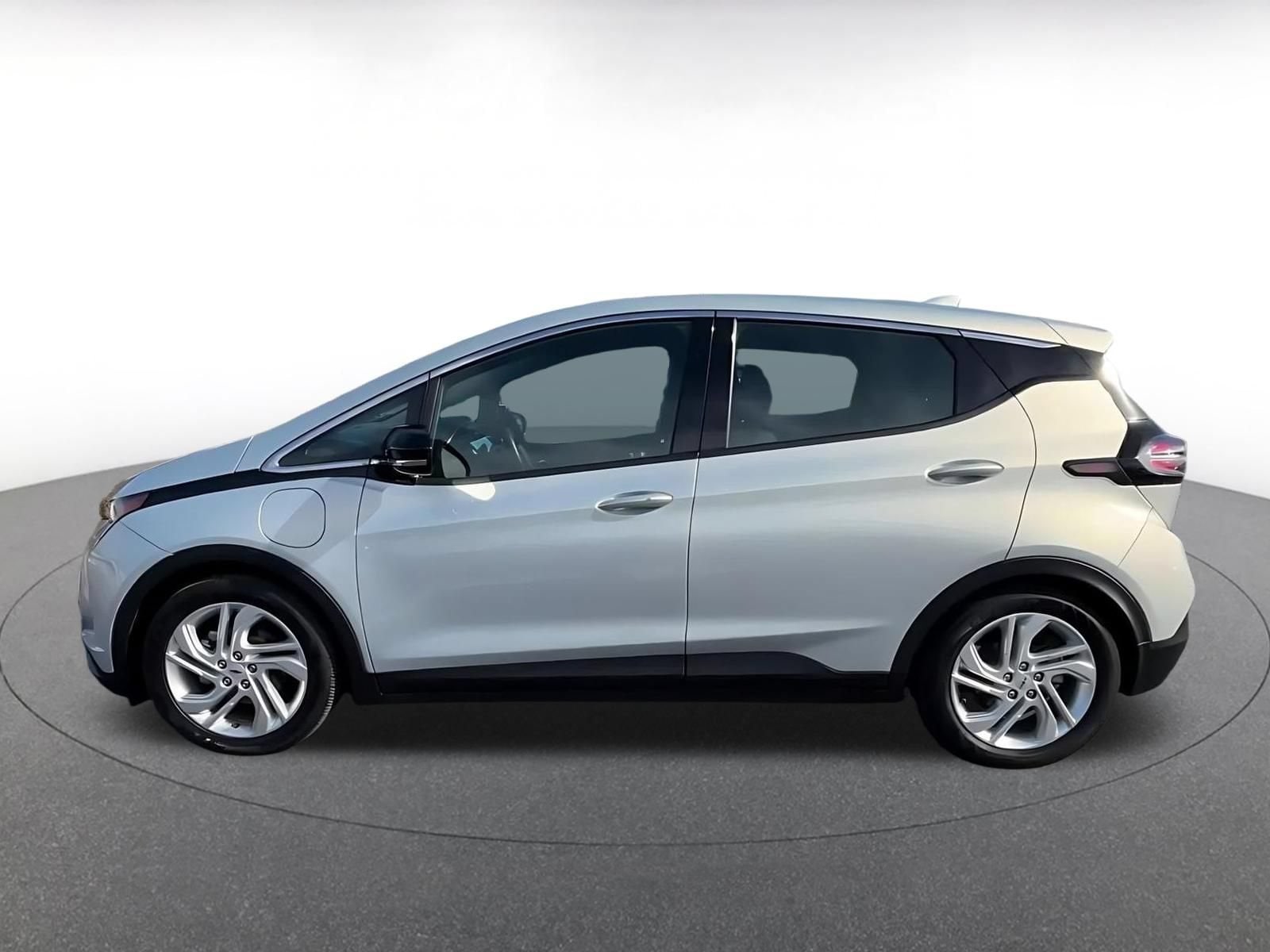 Thumbnail: 2023 Chevrolet Bolt EV - 9