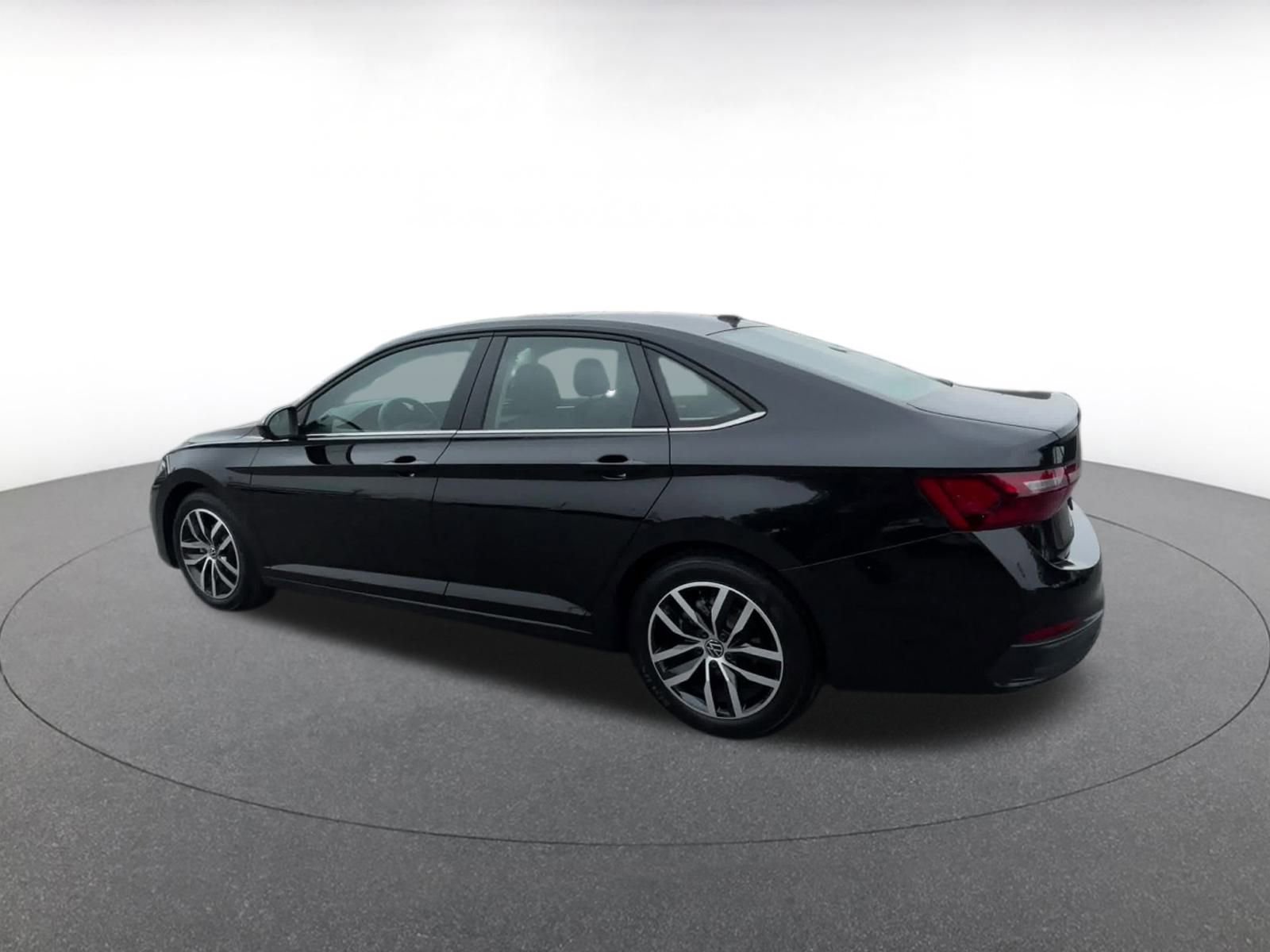 Thumbnail: 2025 Volkswagen Jetta - 10