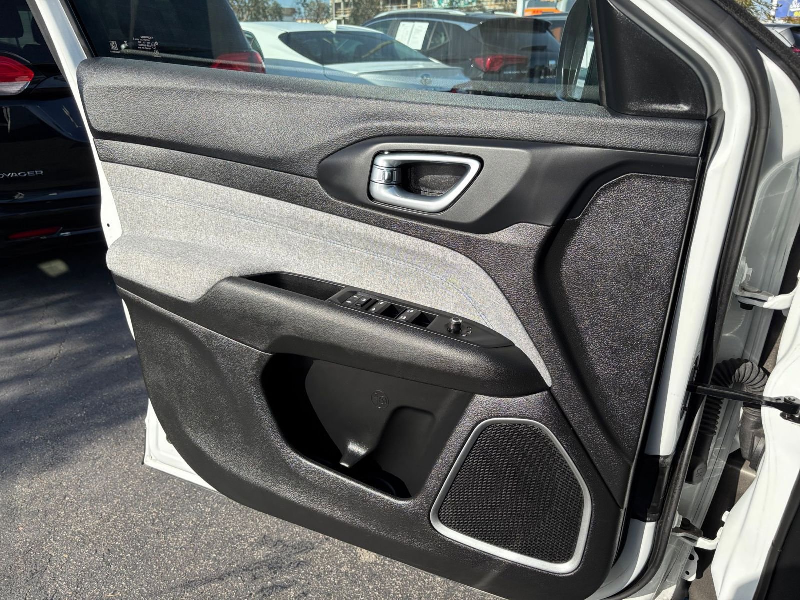 Thumbnail: 2023 Jeep Compass - 20