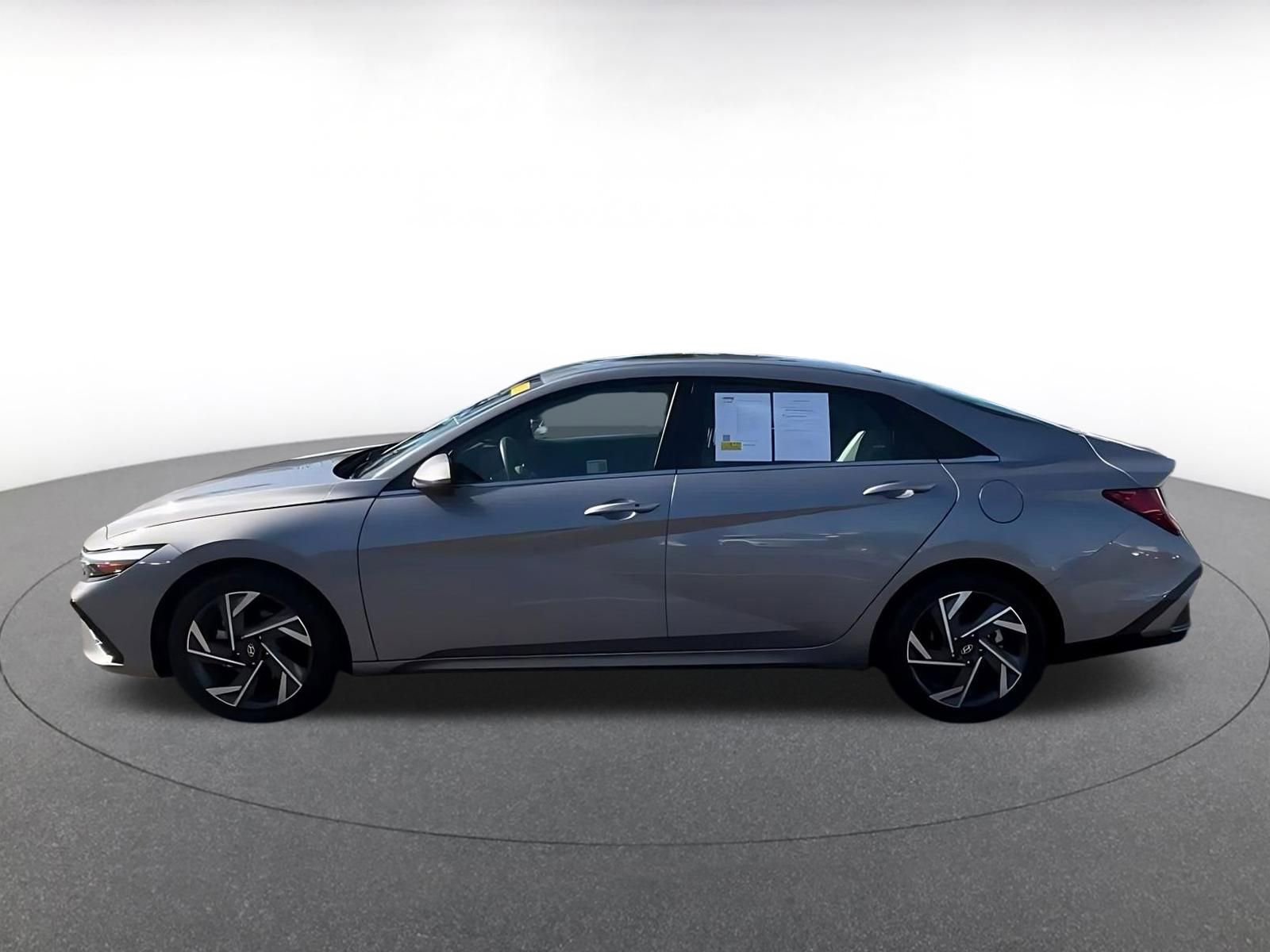 Thumbnail: 2025 Hyundai Elantra - 10