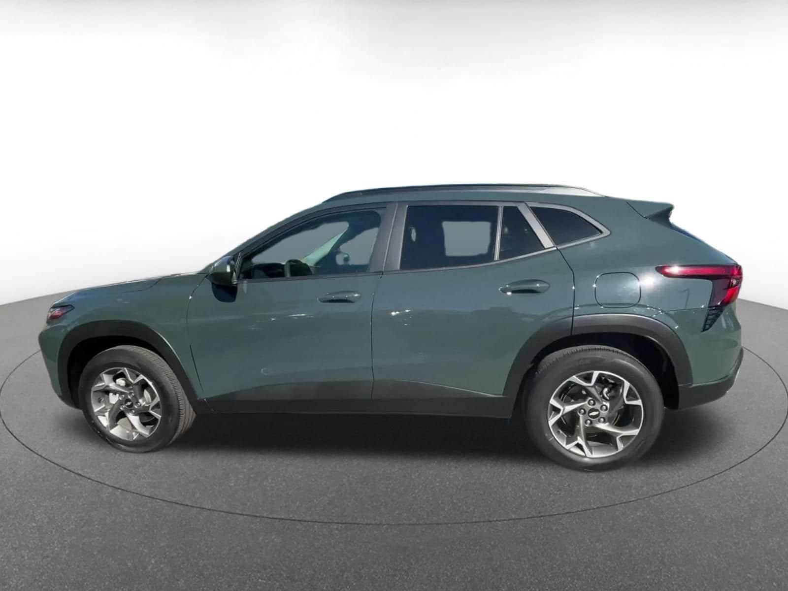 Thumbnail: 2025 Chevrolet Trax - 8
