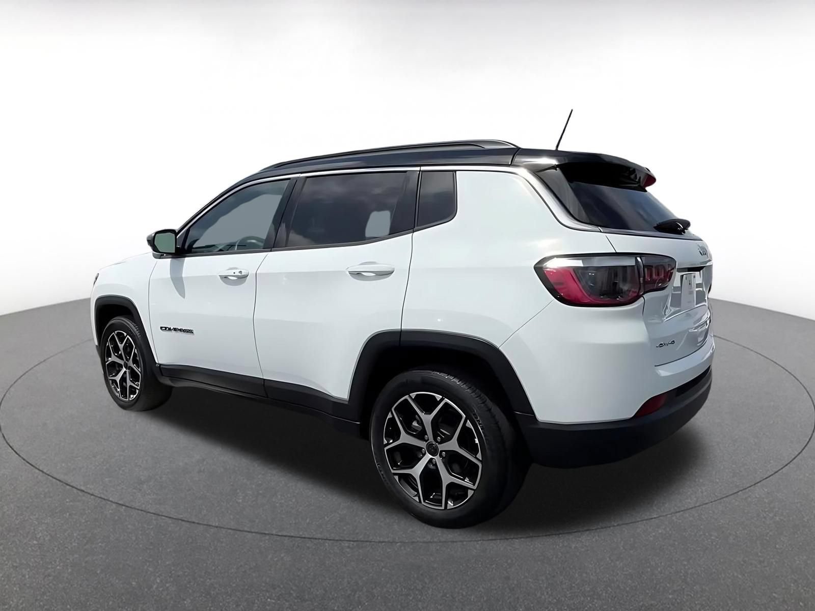 Thumbnail: 2025 Jeep Compass - 10