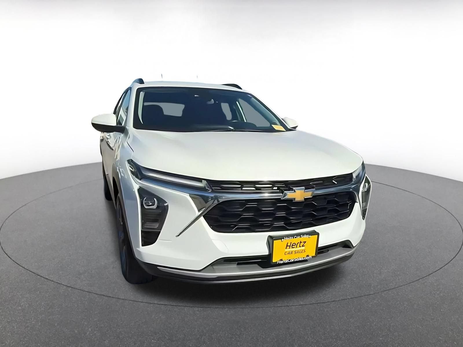 Thumbnail: 2025 Chevrolet Trax - 3