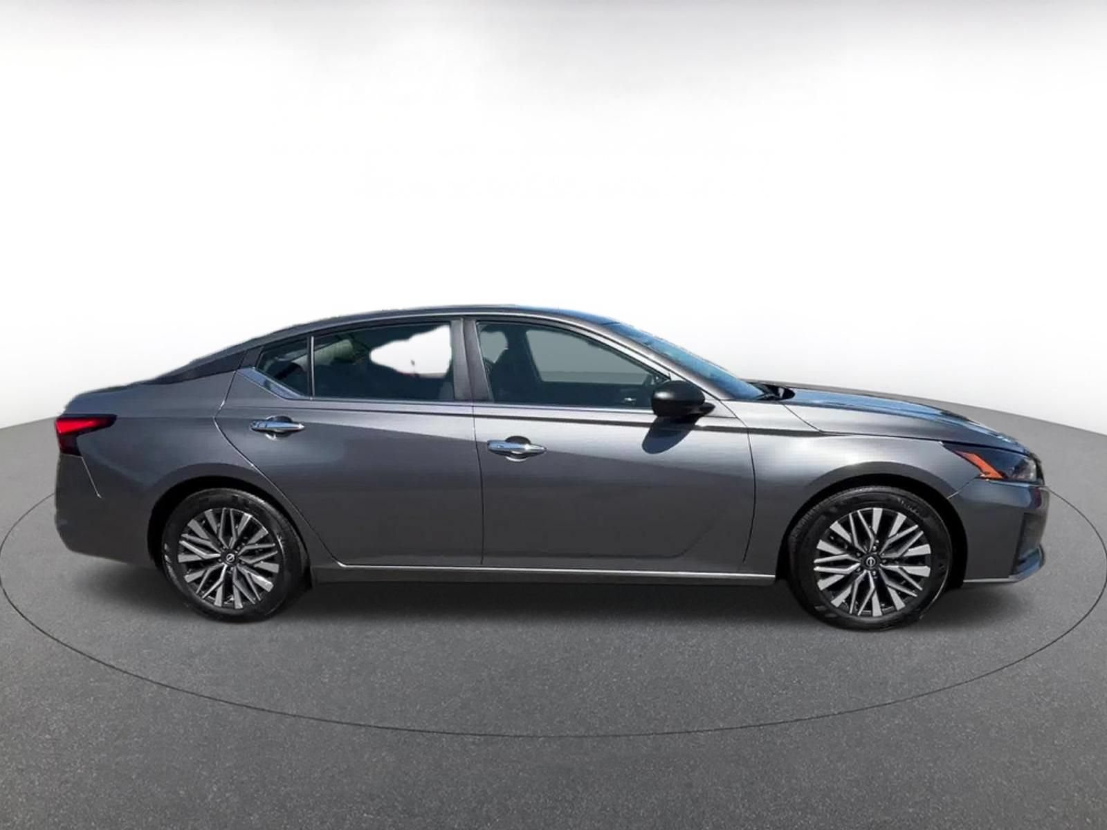 Thumbnail: 2025 Nissan Altima - 16