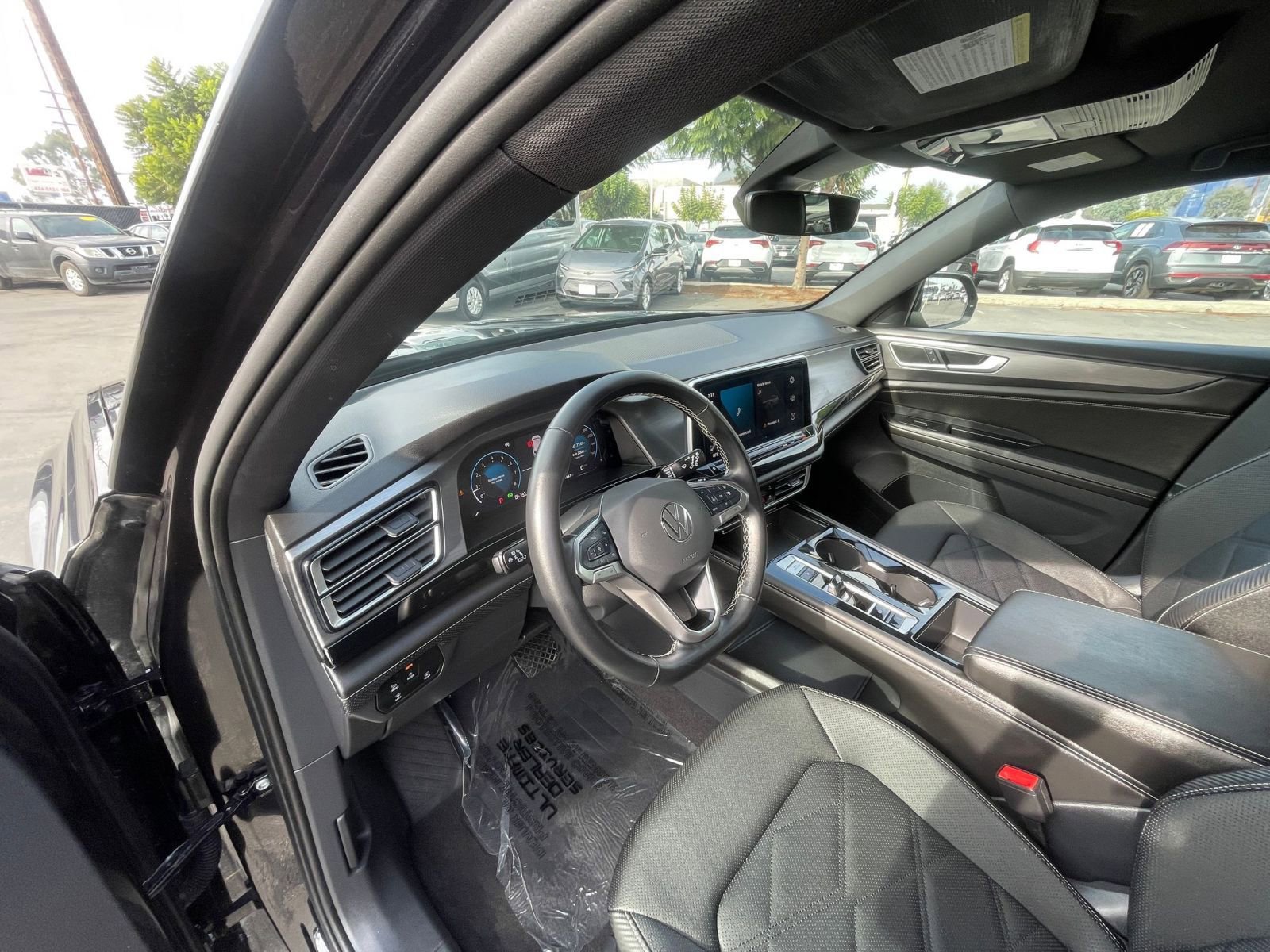 Thumbnail: 2025 Volkswagen Atlas - 34