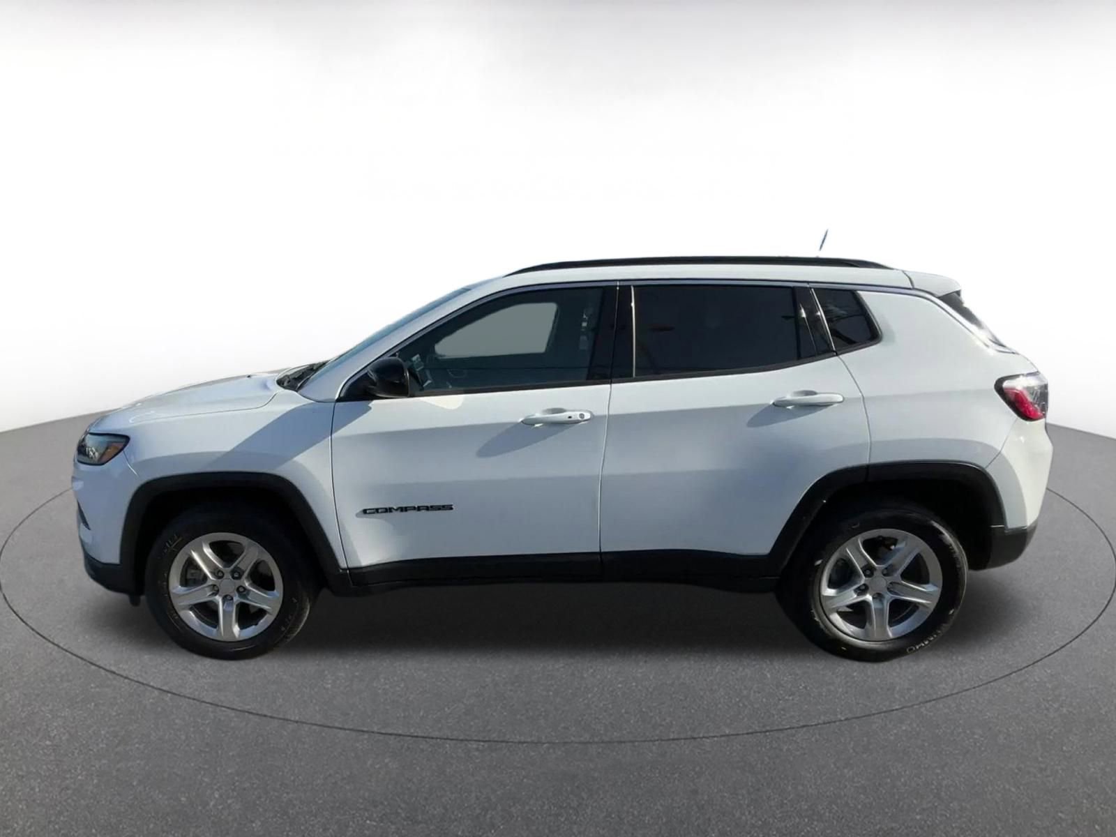 Thumbnail: 2023 Jeep Compass - 8