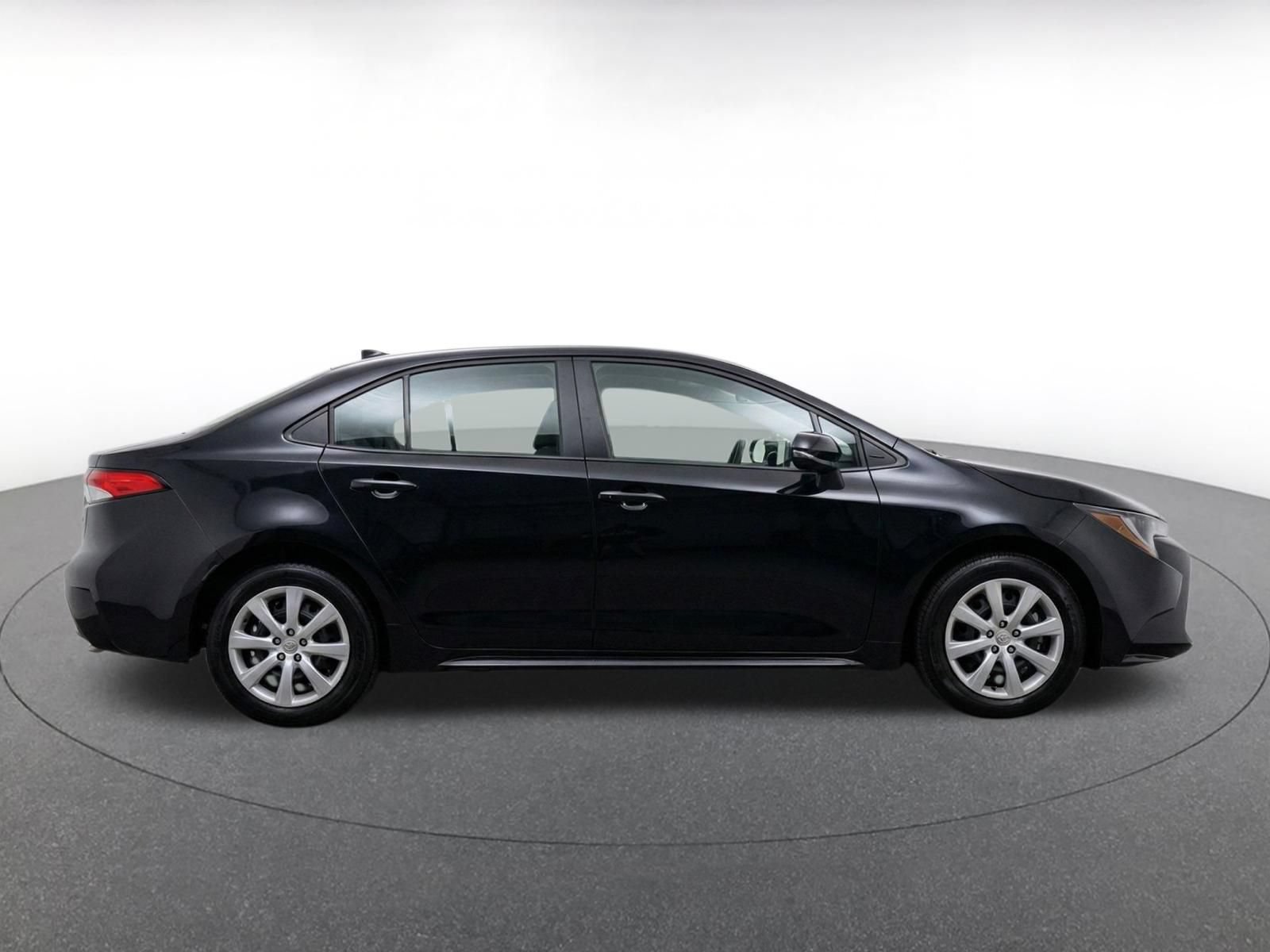 Thumbnail: 2025 Toyota Corolla - 10