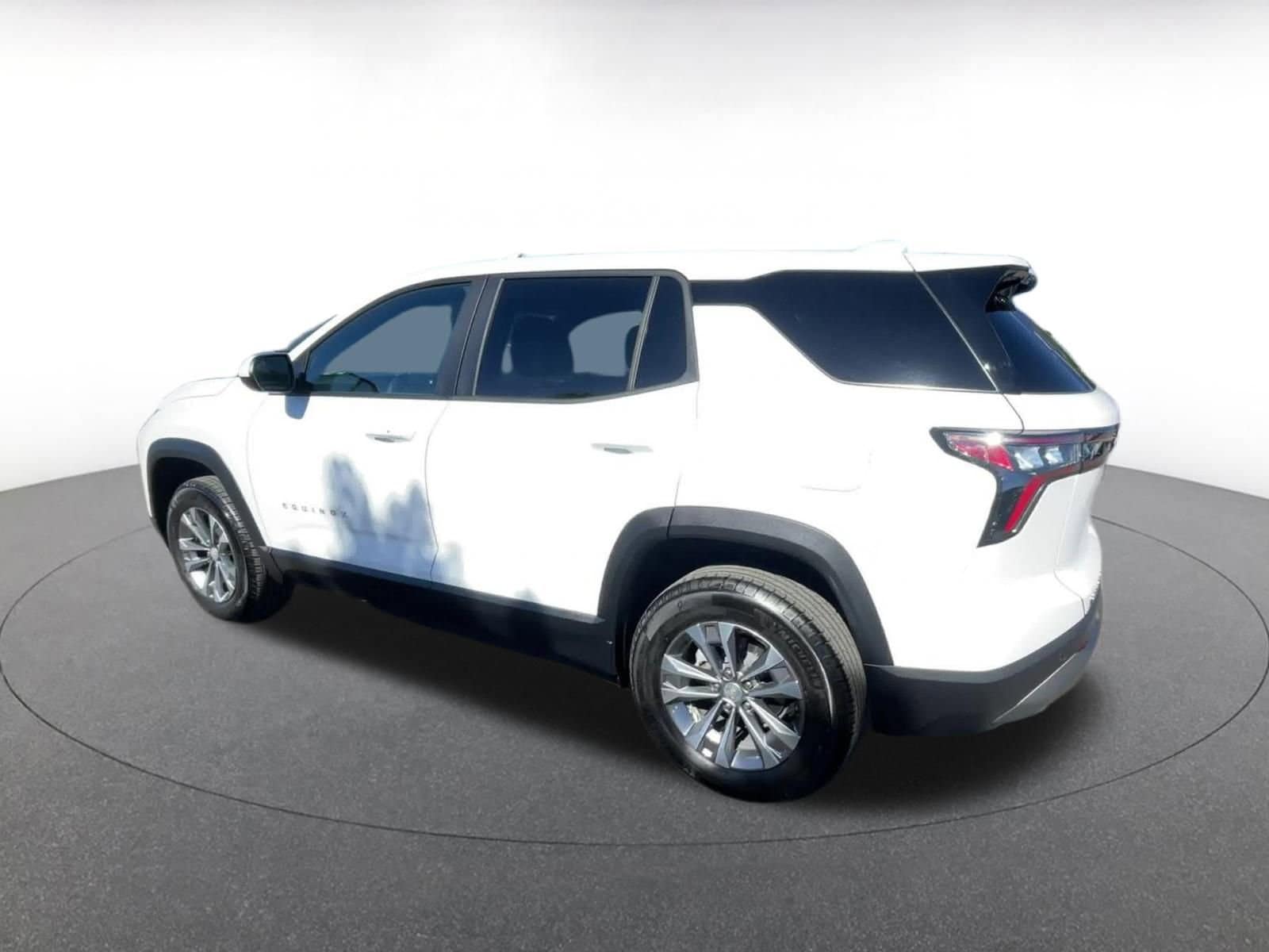 Thumbnail: 2025 Chevrolet Equinox - 10