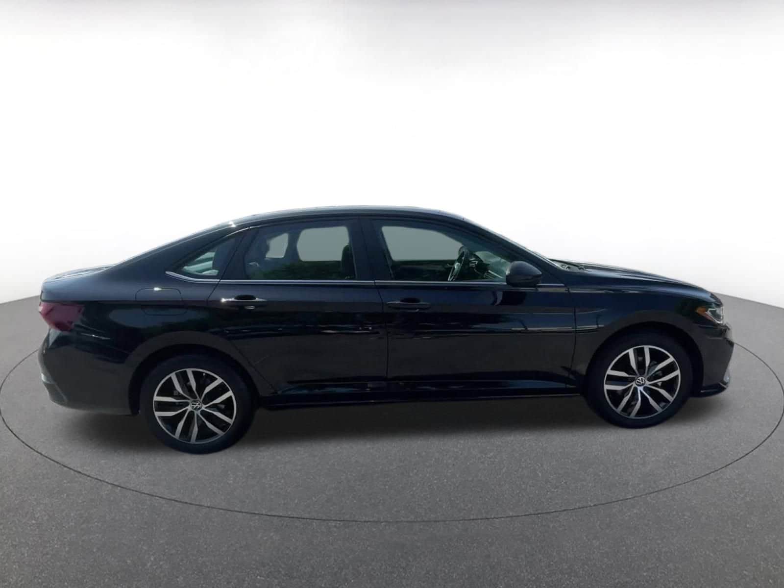 Thumbnail: 2025 Volkswagen Jetta - 16