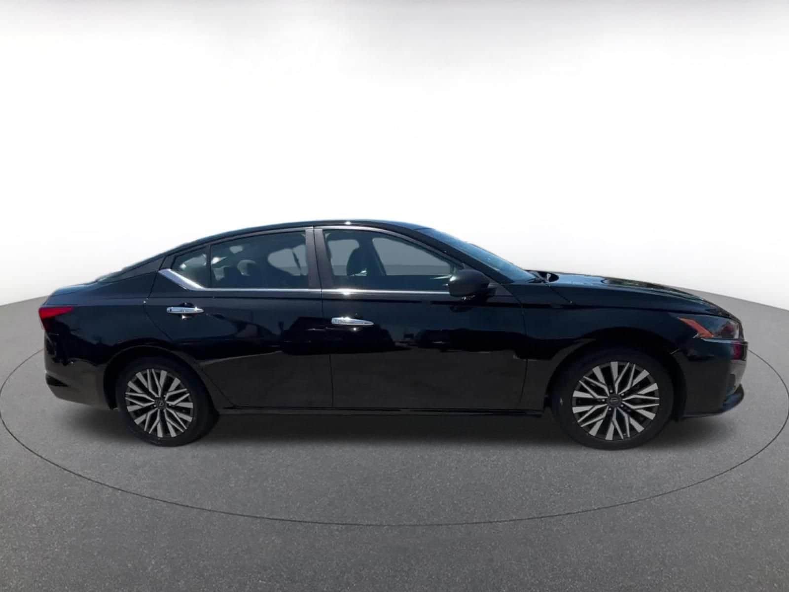 Thumbnail: 2025 Nissan Altima - 16