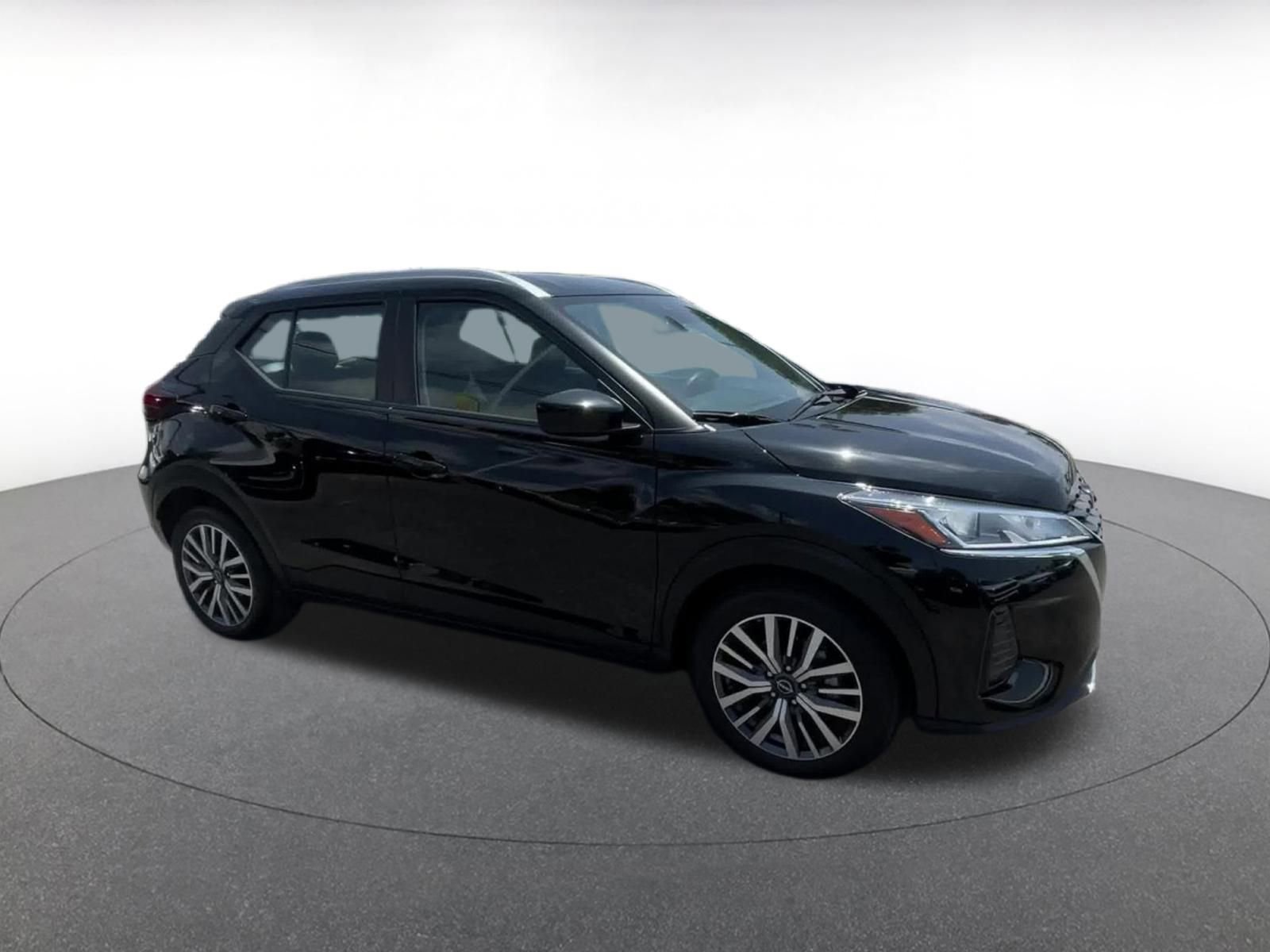 Thumbnail: 2024 Nissan Kicks - 2