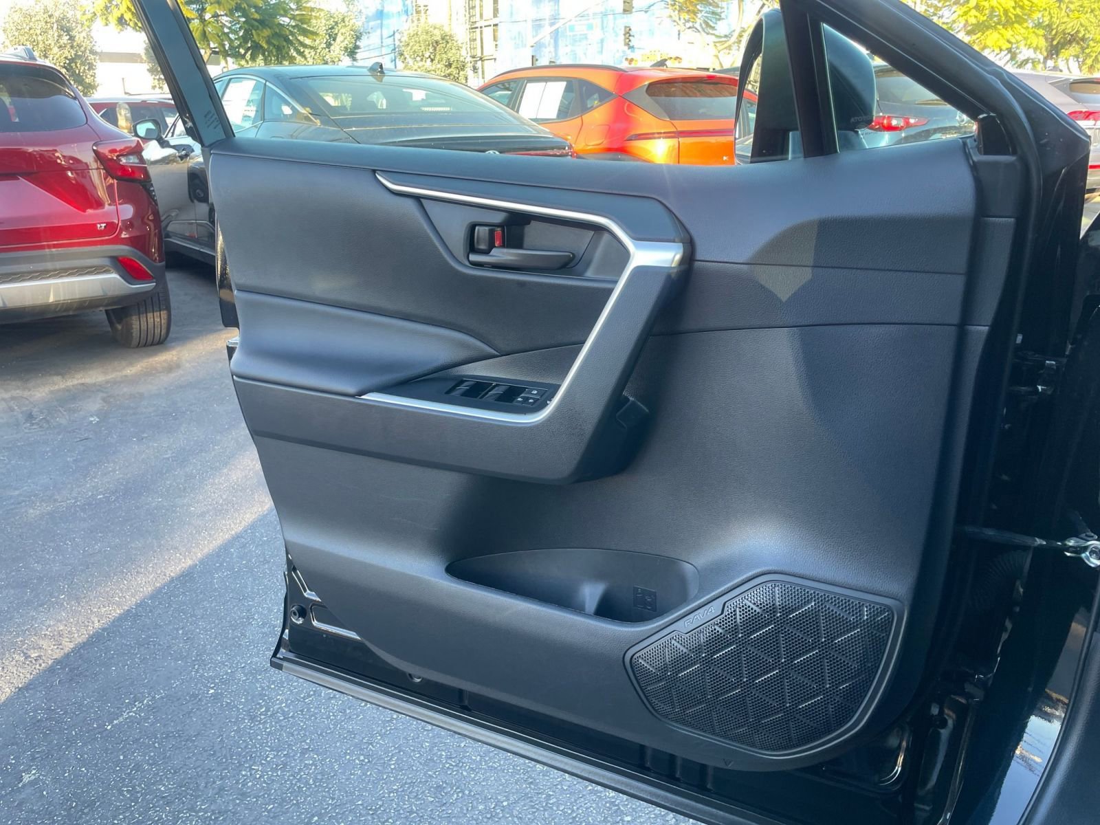 Thumbnail: 2025 Toyota RAV4 - 20