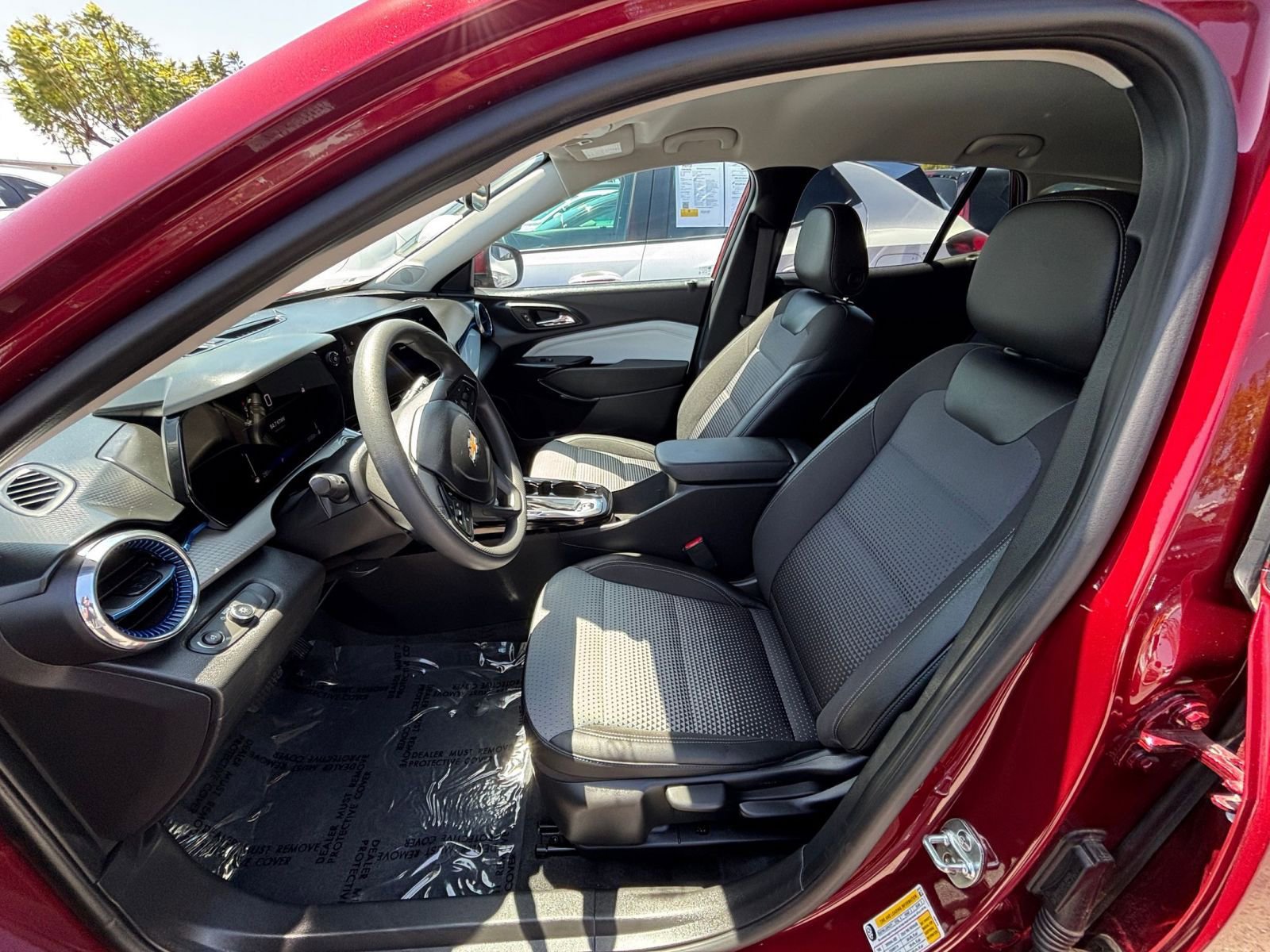 Thumbnail: 2025 Chevrolet Trax - 28