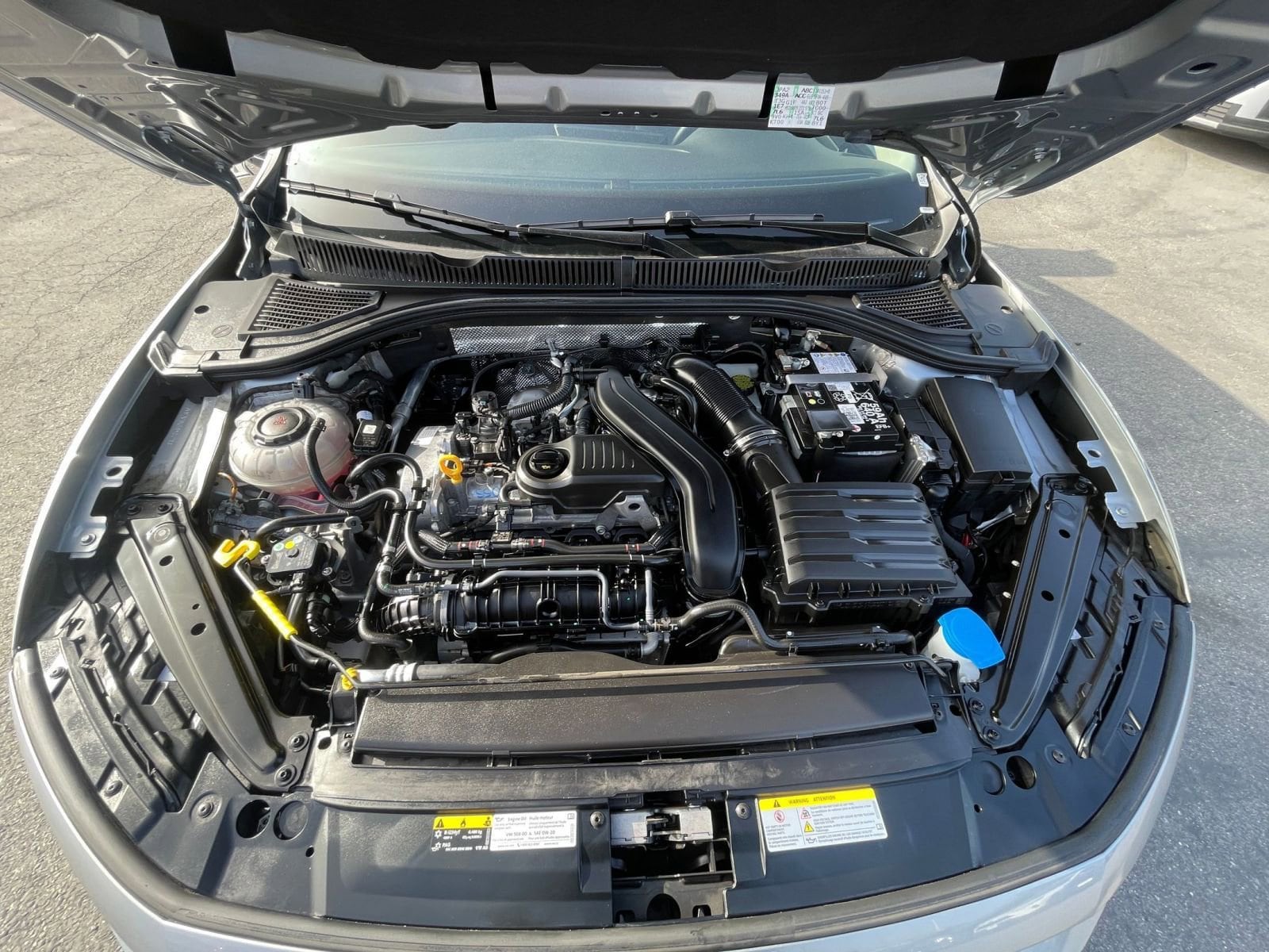 Thumbnail: 2025 Volkswagen Jetta - 32