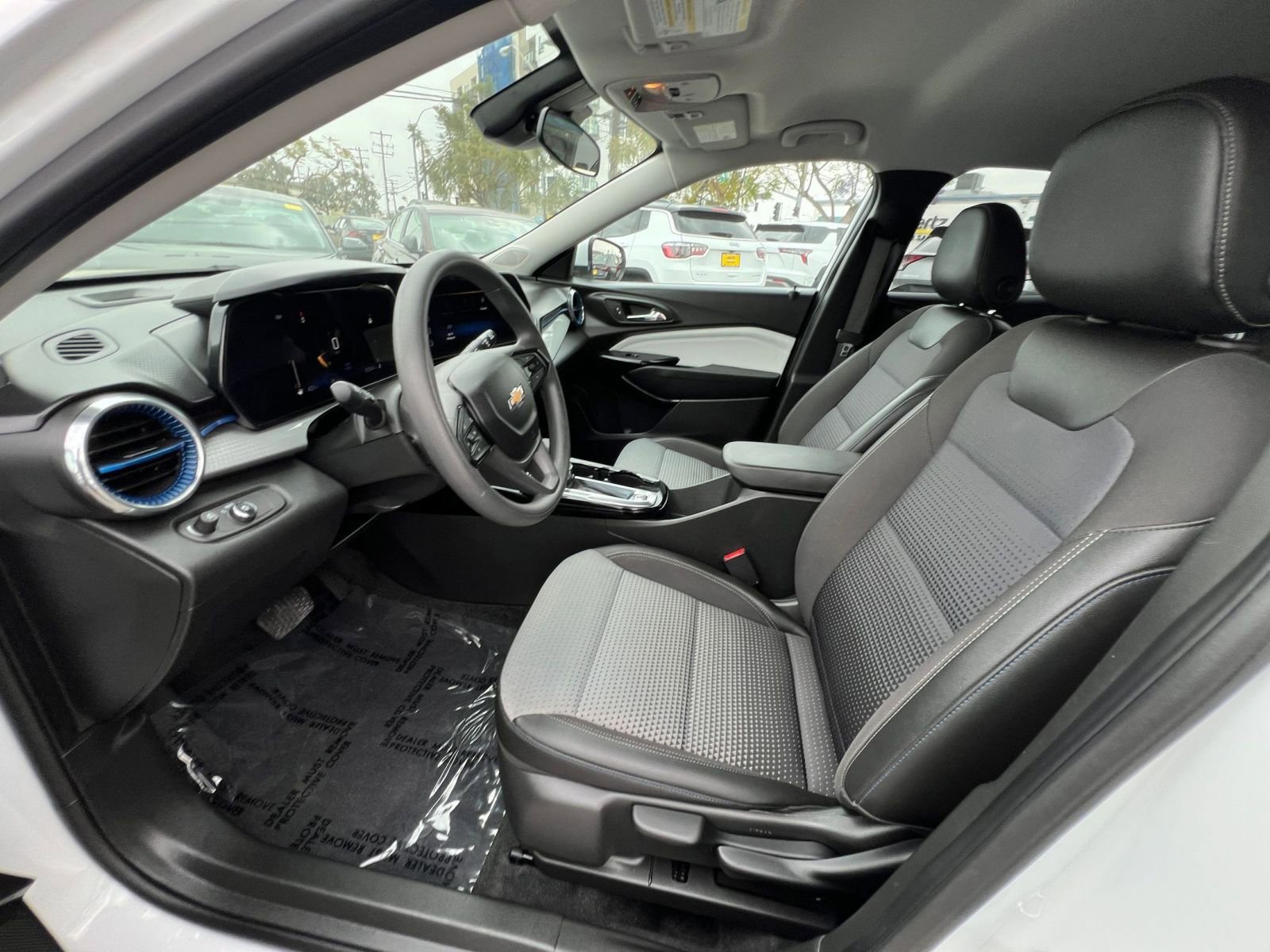 Thumbnail: 2025 Chevrolet Trax - 30