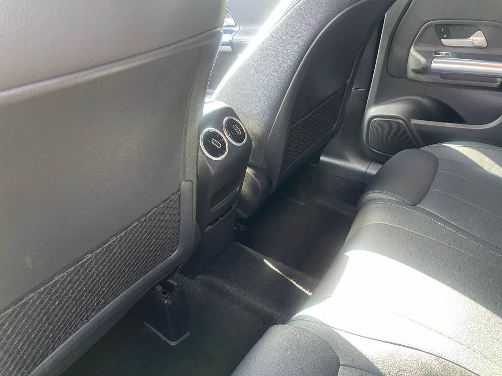 Thumbnail: 2025 Mercedes-Benz GLA - 24