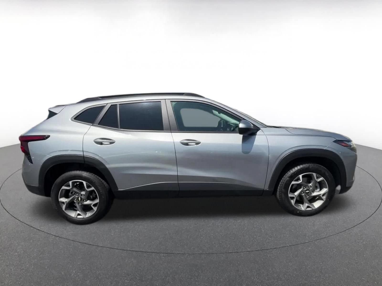 Thumbnail: 2025 Chevrolet Trax - 16
