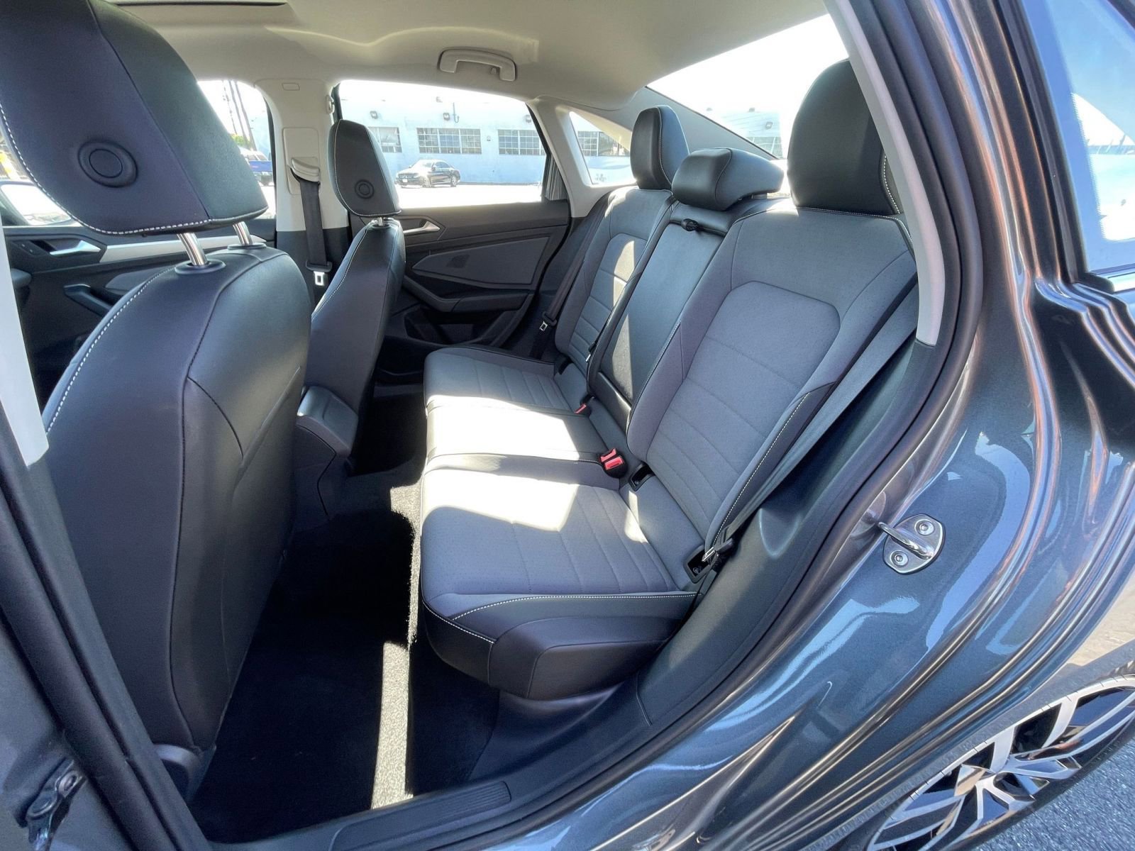 Thumbnail: 2025 Volkswagen Jetta - 25