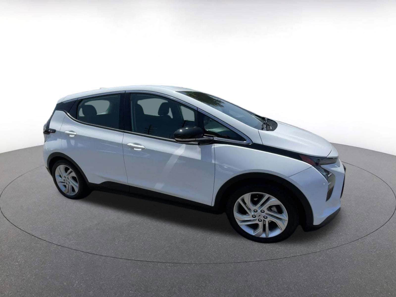 Thumbnail: 2023 Chevrolet Bolt EV - 2