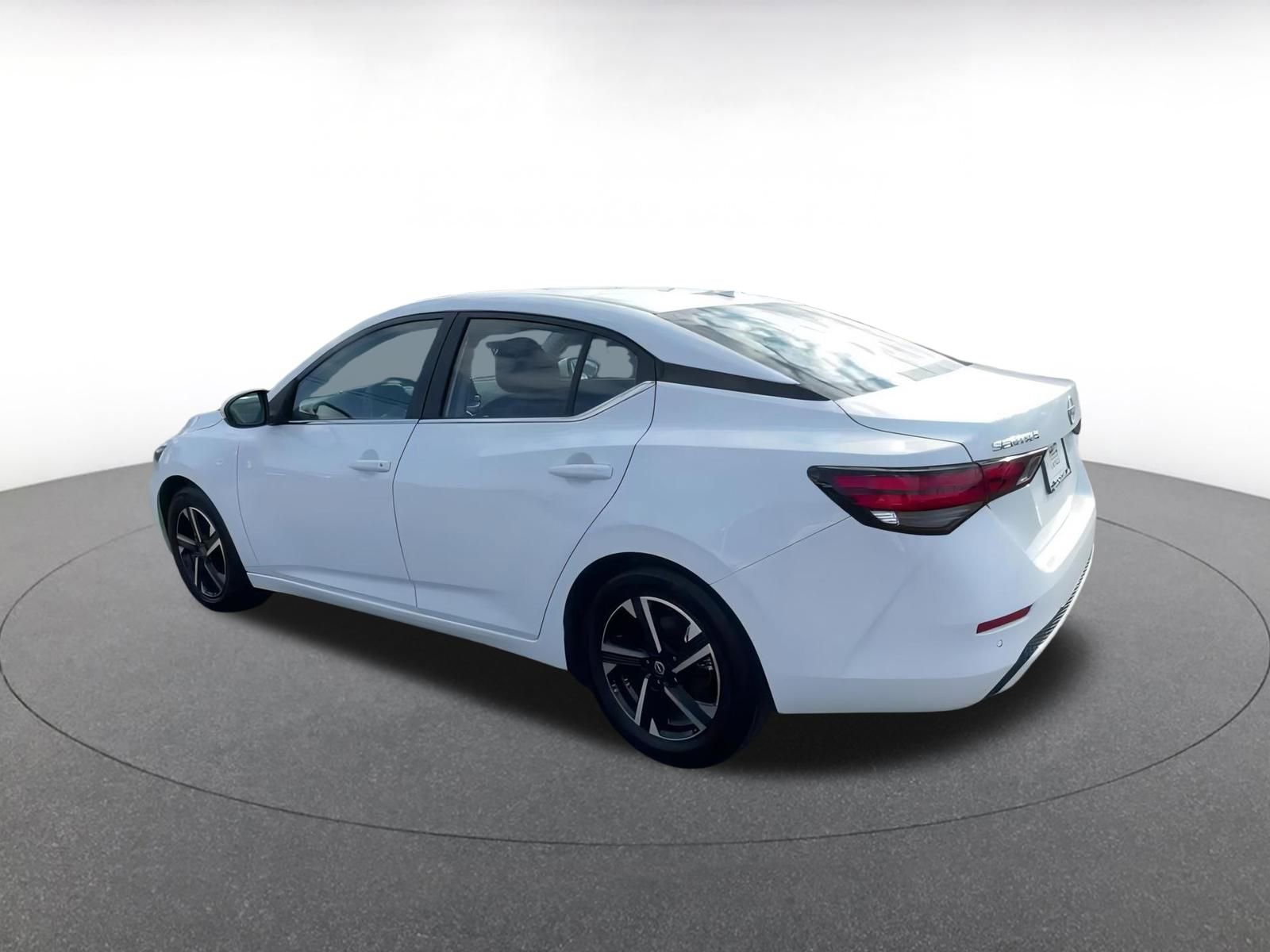 Thumbnail: 2025 Nissan Sentra - 10