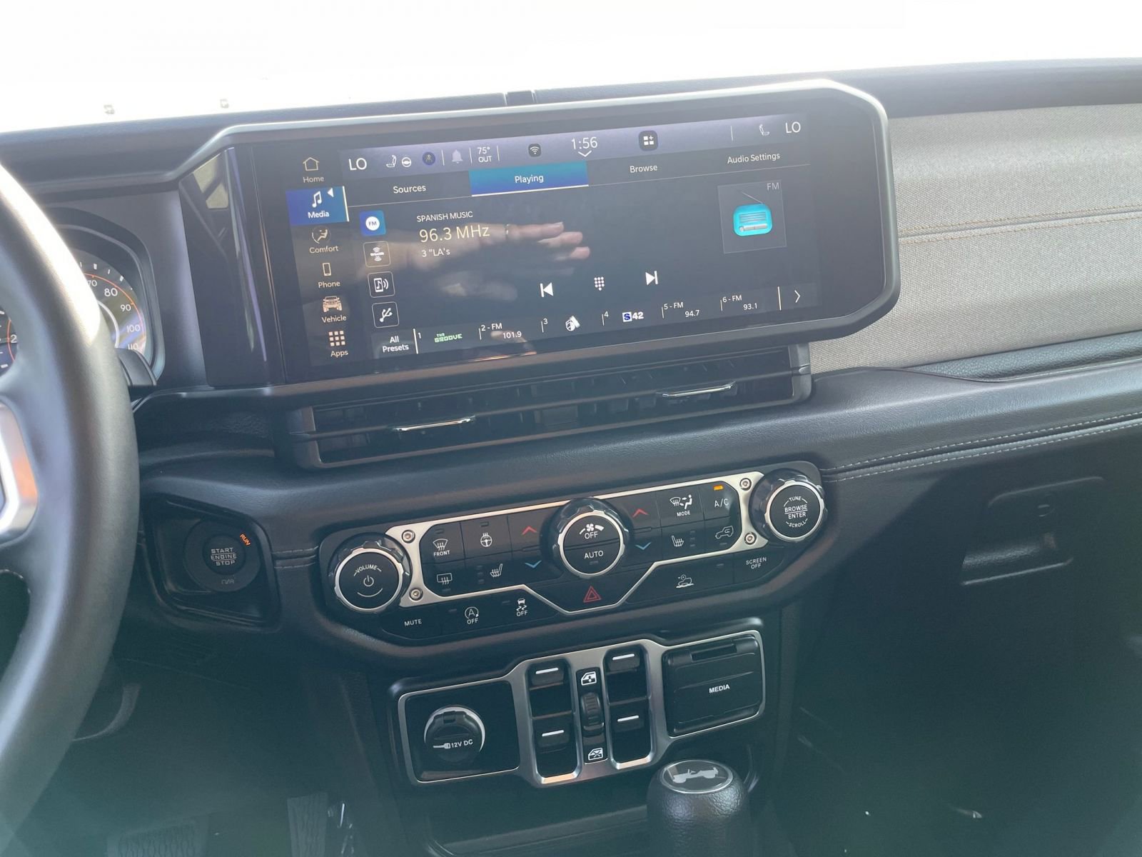 Thumbnail: 2025 Jeep Wrangler - 18