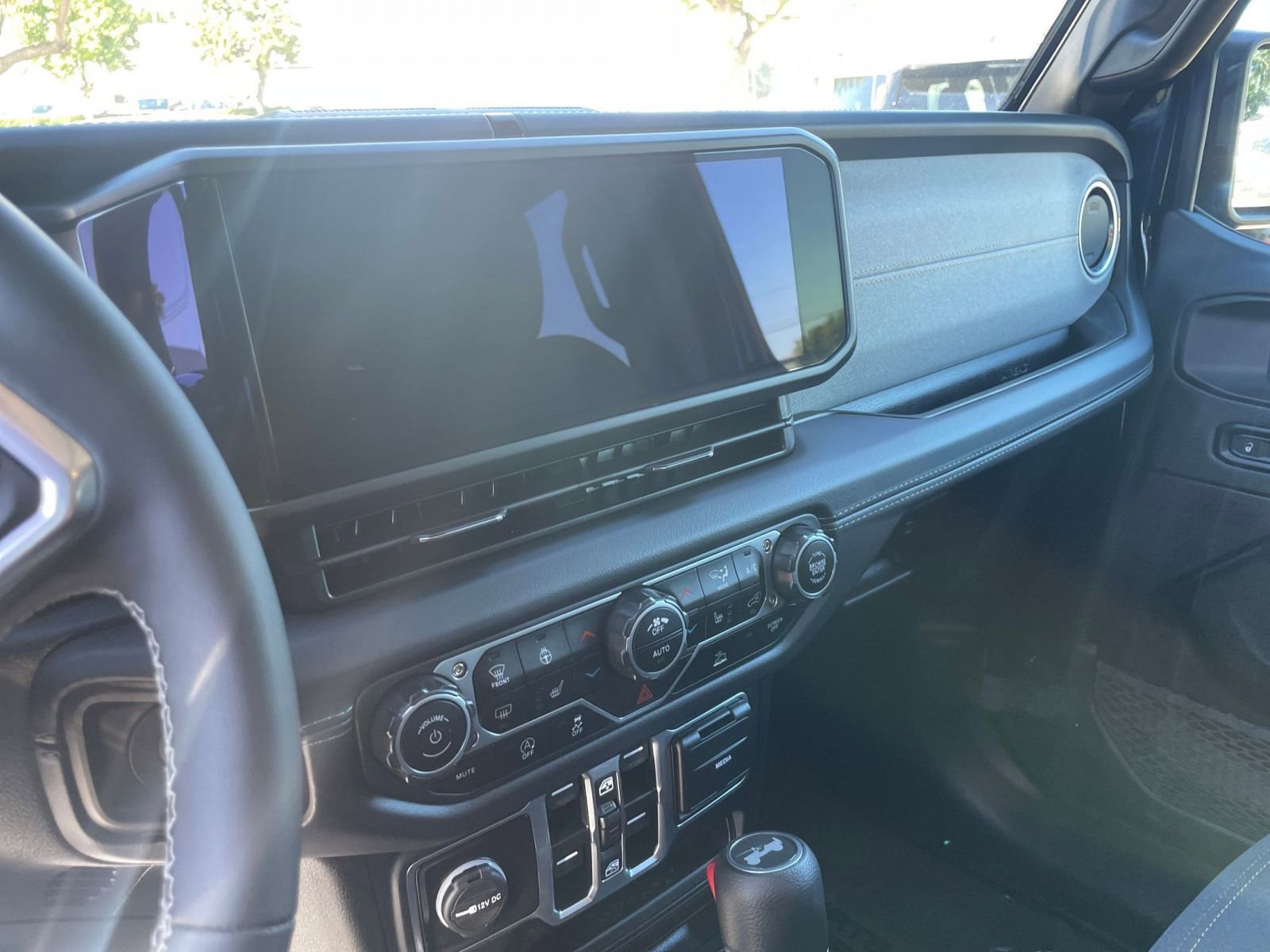 Thumbnail: 2025 Jeep Wrangler - 18