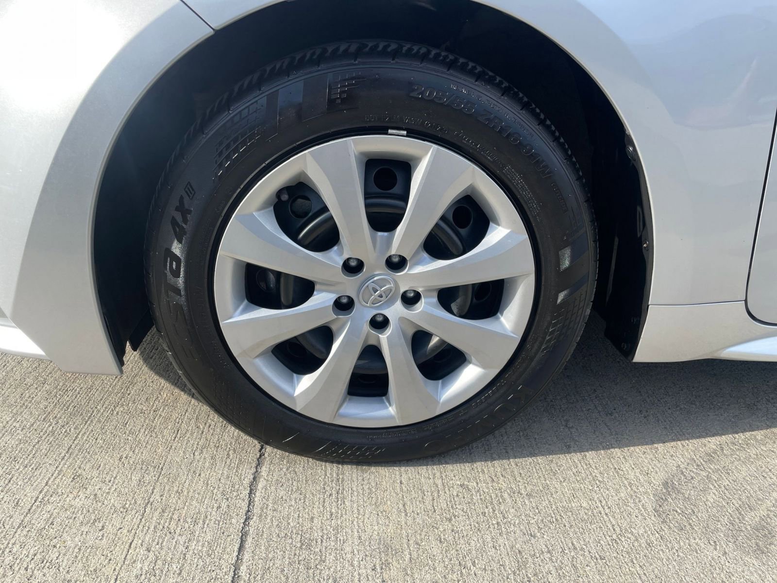 2023 Toyota Corolla LE 30