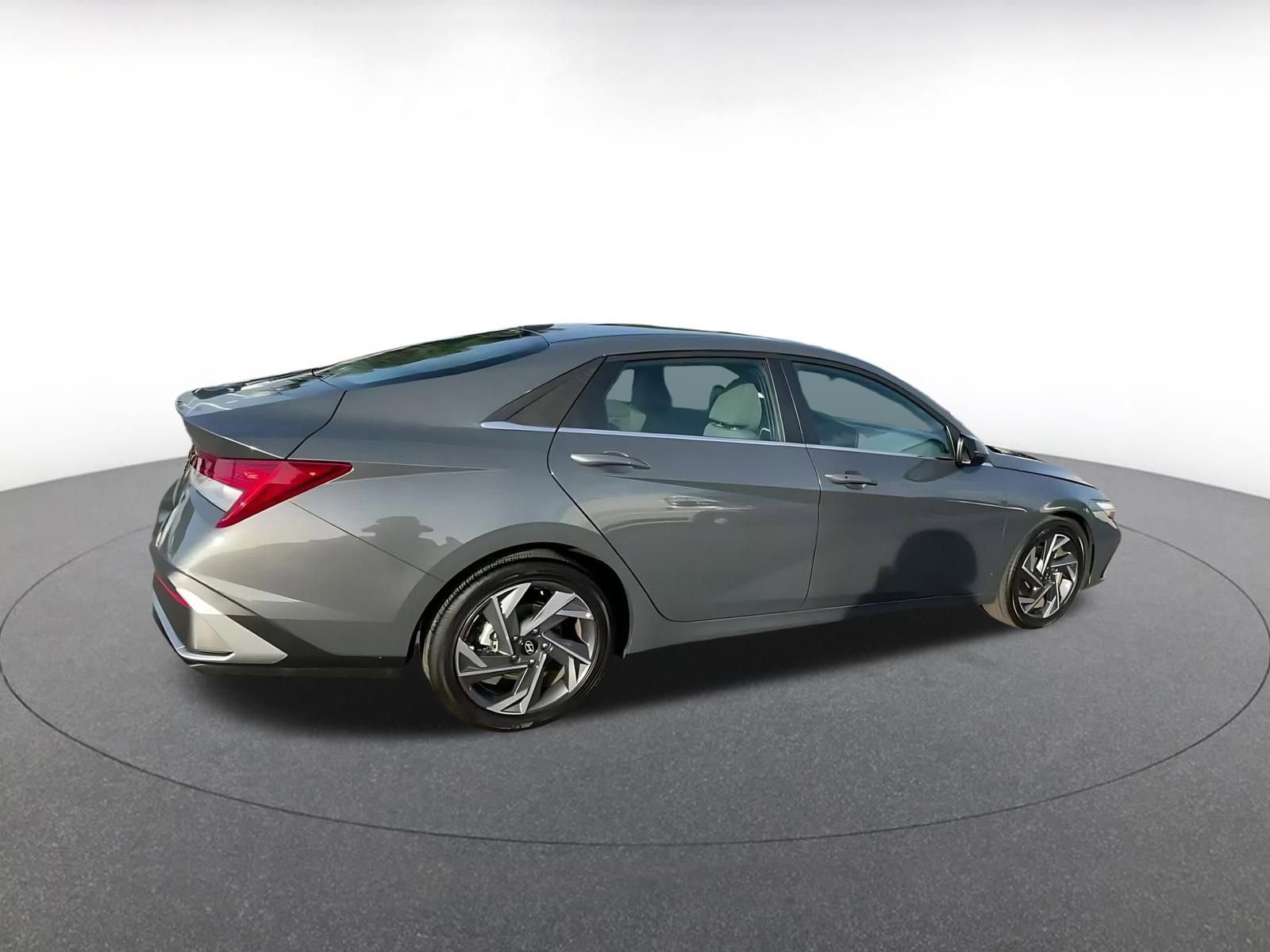 Thumbnail: 2025 Hyundai Elantra - 15