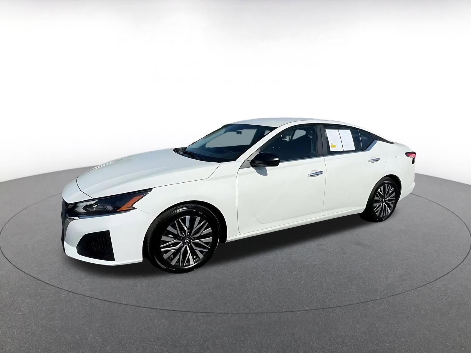 Thumbnail: 2025 Nissan Altima - 8