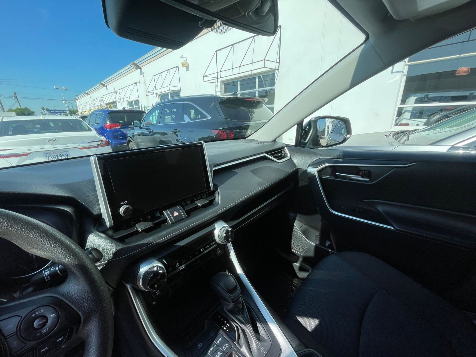 Thumbnail: 2025 Toyota RAV4 - 35